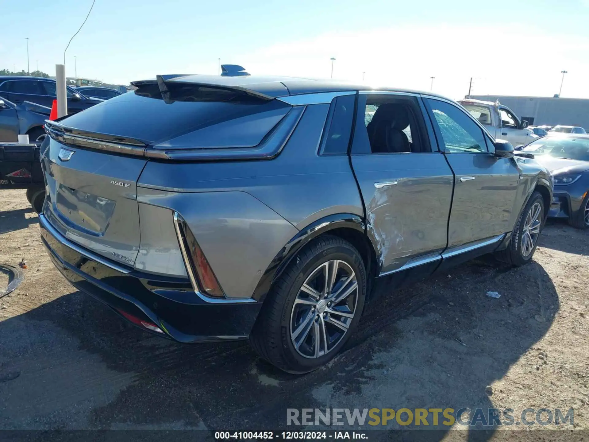 4 fotografías del automóvil dañado 1GYKPMRK4PZ001099 CADILLAC LYRIQ 2023