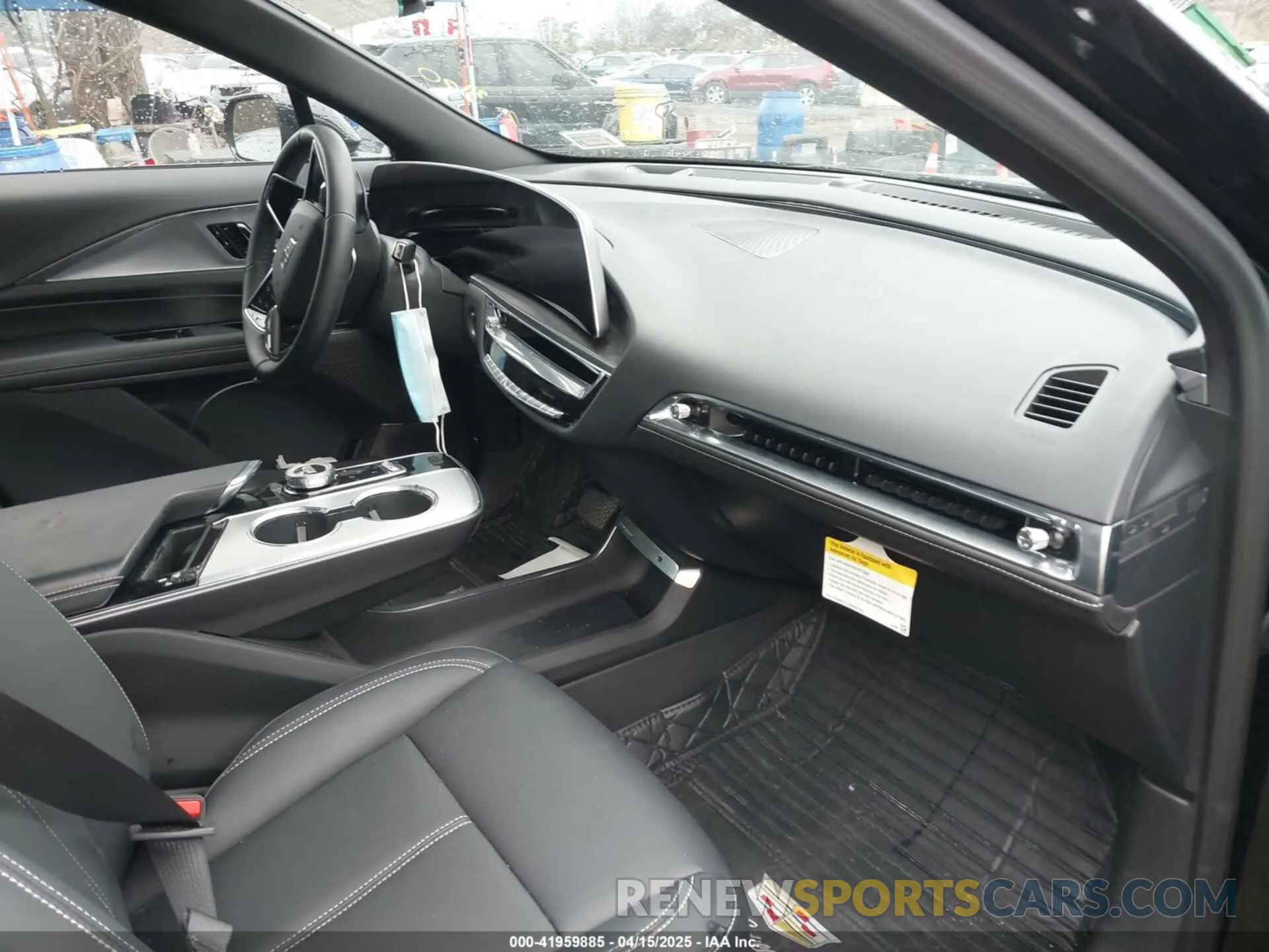 5 fotografías del automóvil dañado 1GYKPMRK3RZ128543 CADILLAC LYRIQ 2024