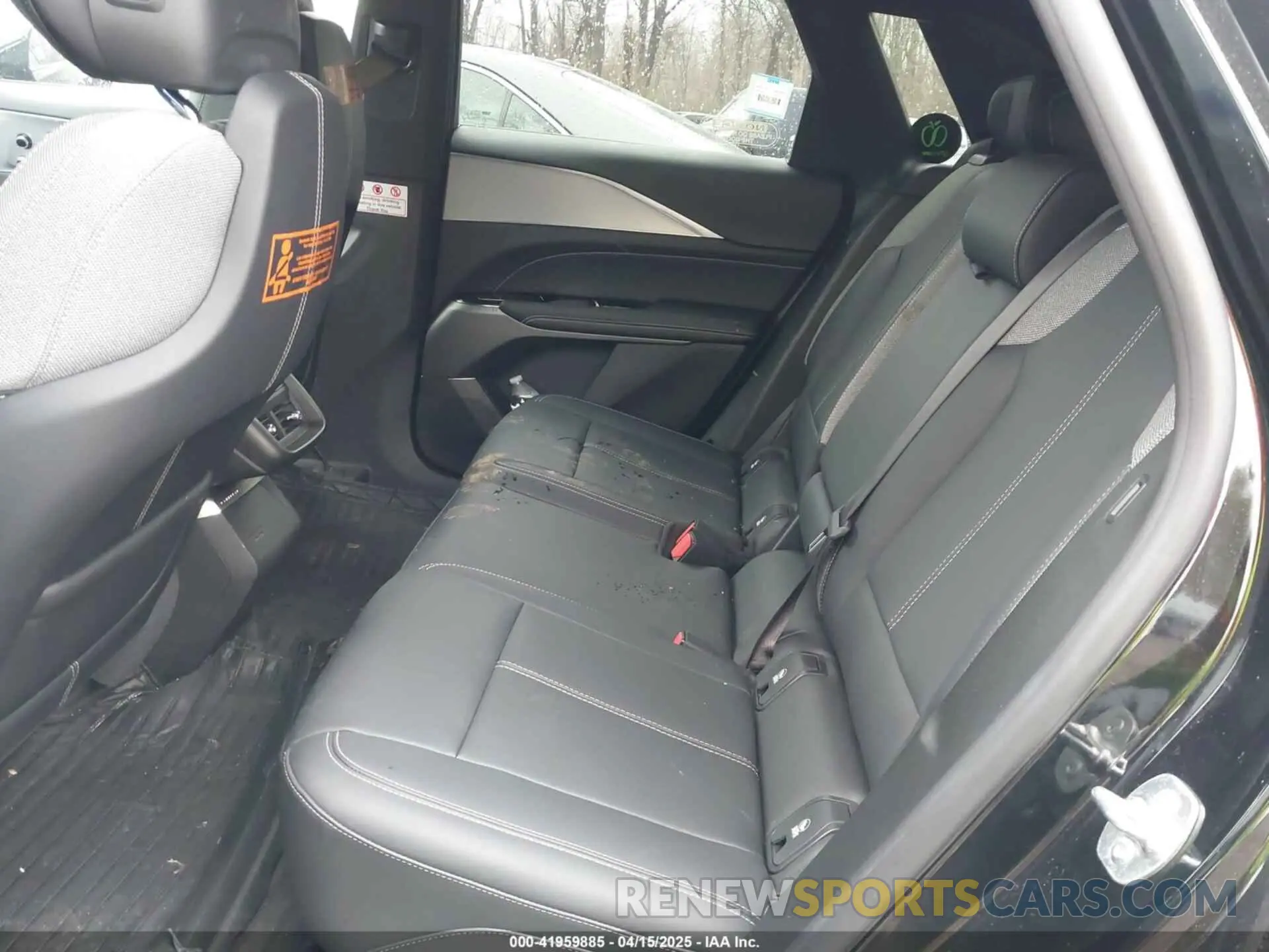 8 fotografías del automóvil dañado 1GYKPMRK3RZ128543 CADILLAC LYRIQ 2024
