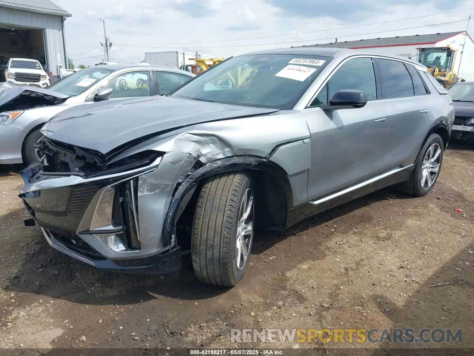 2 fotografías del automóvil dañado 1GYKPMRK4RZ129930 CADILLAC LYRIQ 2024
