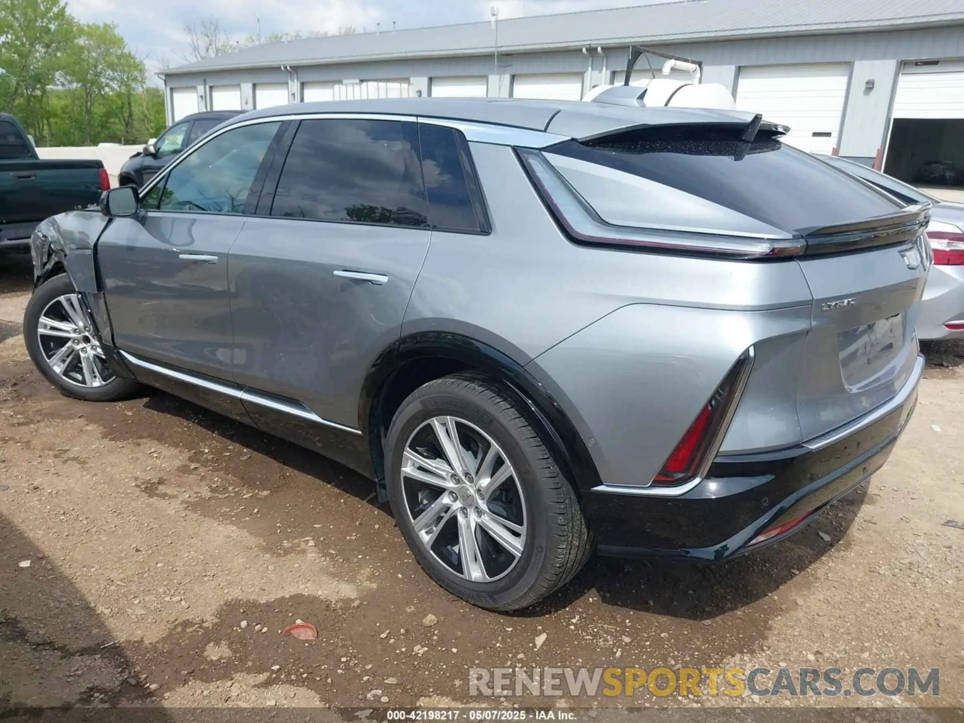 3 fotografías del automóvil dañado 1GYKPMRK4RZ129930 CADILLAC LYRIQ 2024