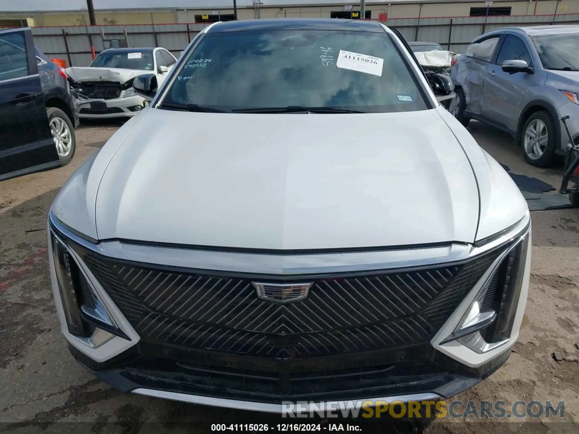 11 fotografías del automóvil dañado 1GYKPMRK5RZ126406 CADILLAC LYRIQ 2024