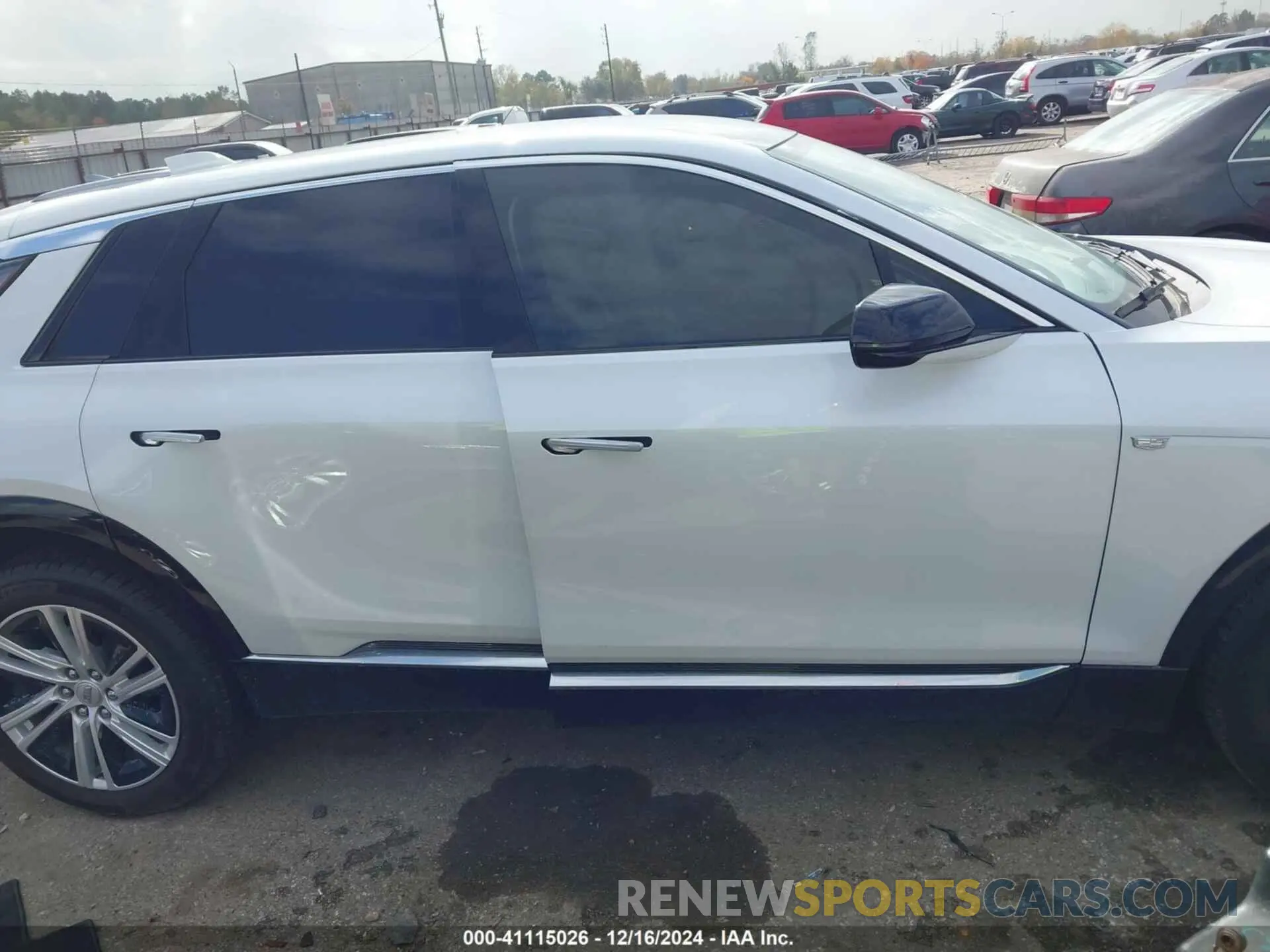 12 fotografías del automóvil dañado 1GYKPMRK5RZ126406 CADILLAC LYRIQ 2024