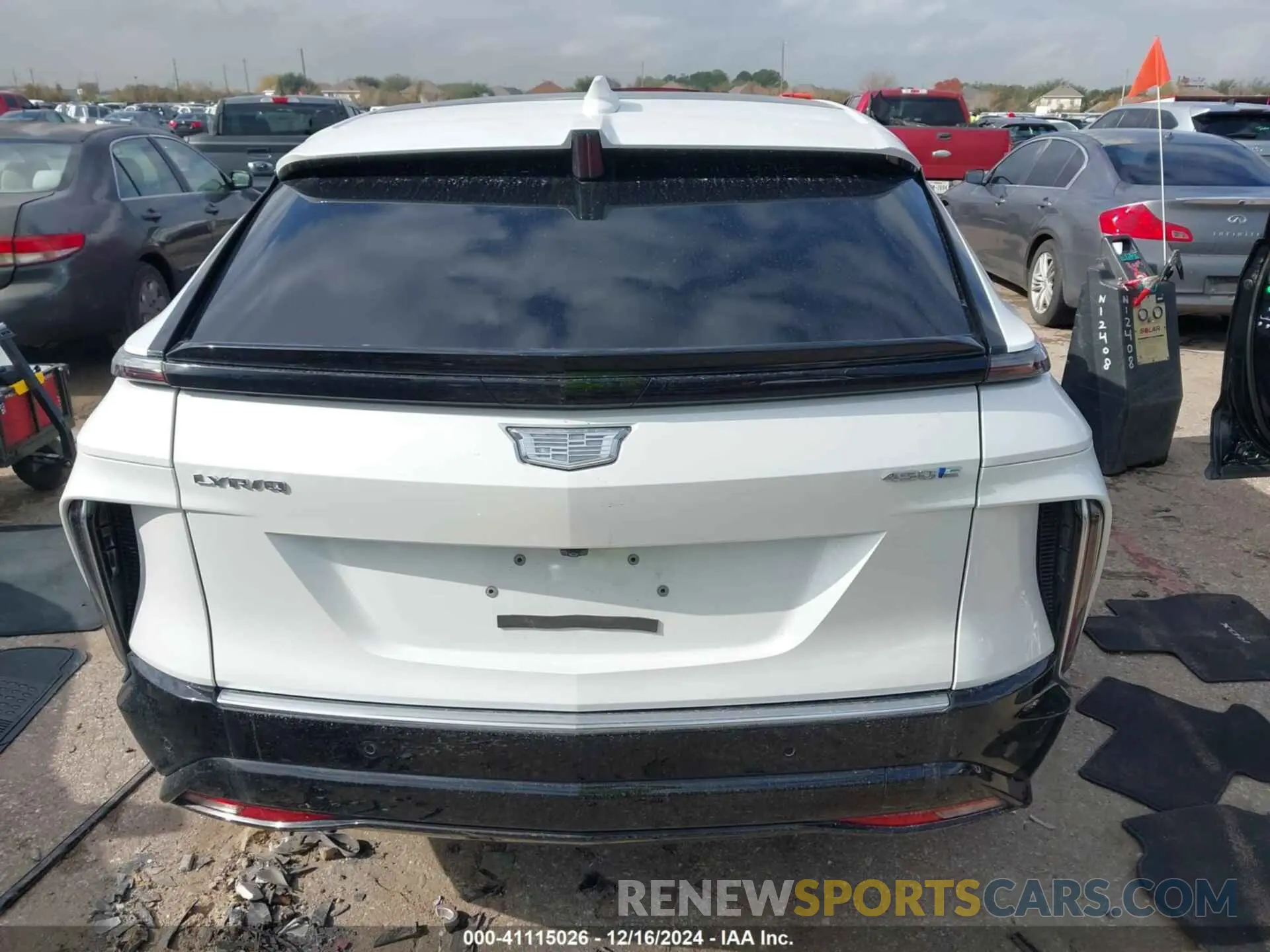 15 fotografías del automóvil dañado 1GYKPMRK5RZ126406 CADILLAC LYRIQ 2024