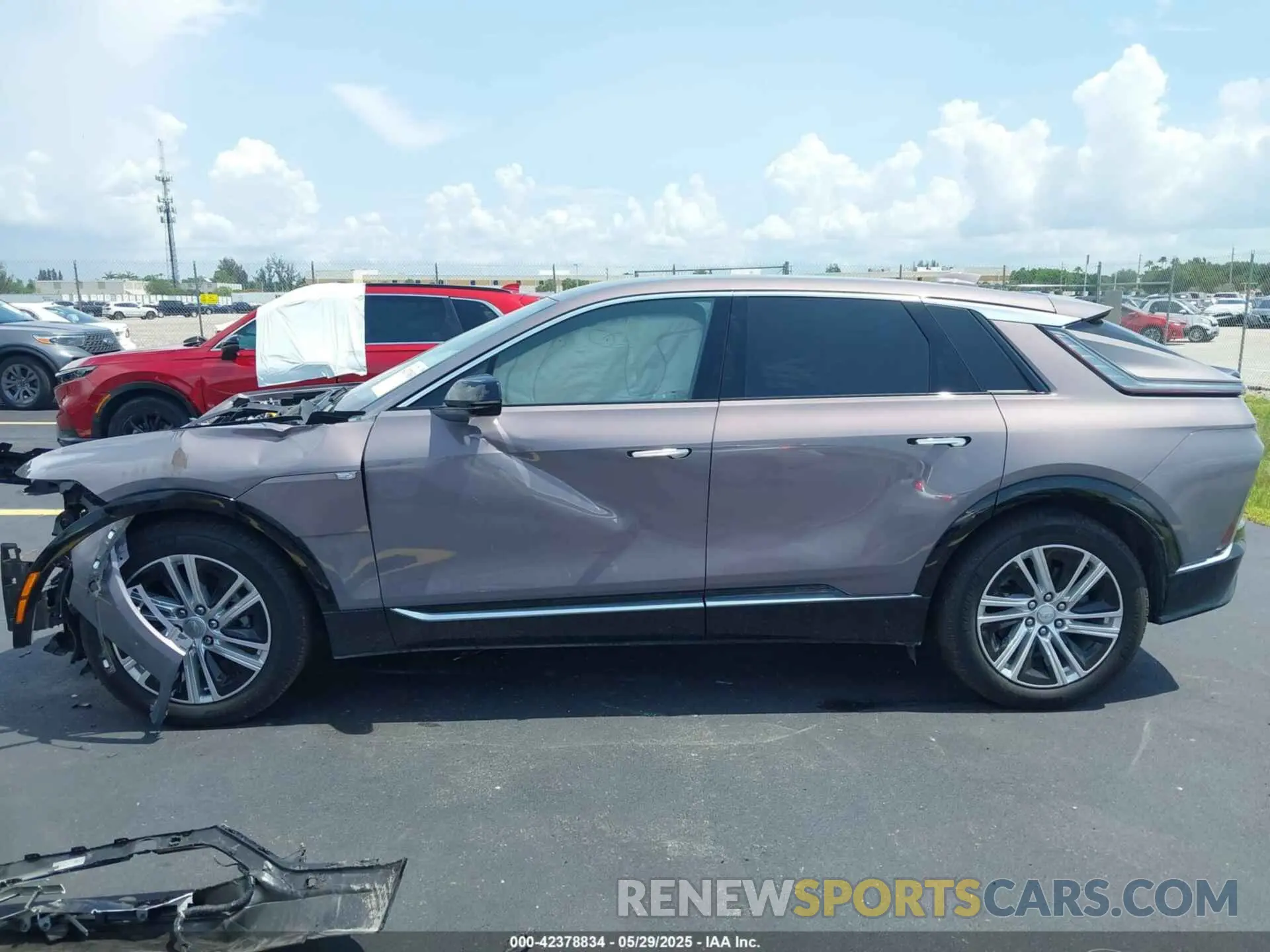 15 fotografías del automóvil dañado 1GYKPMRK7RZ140355 CADILLAC LYRIQ 2024