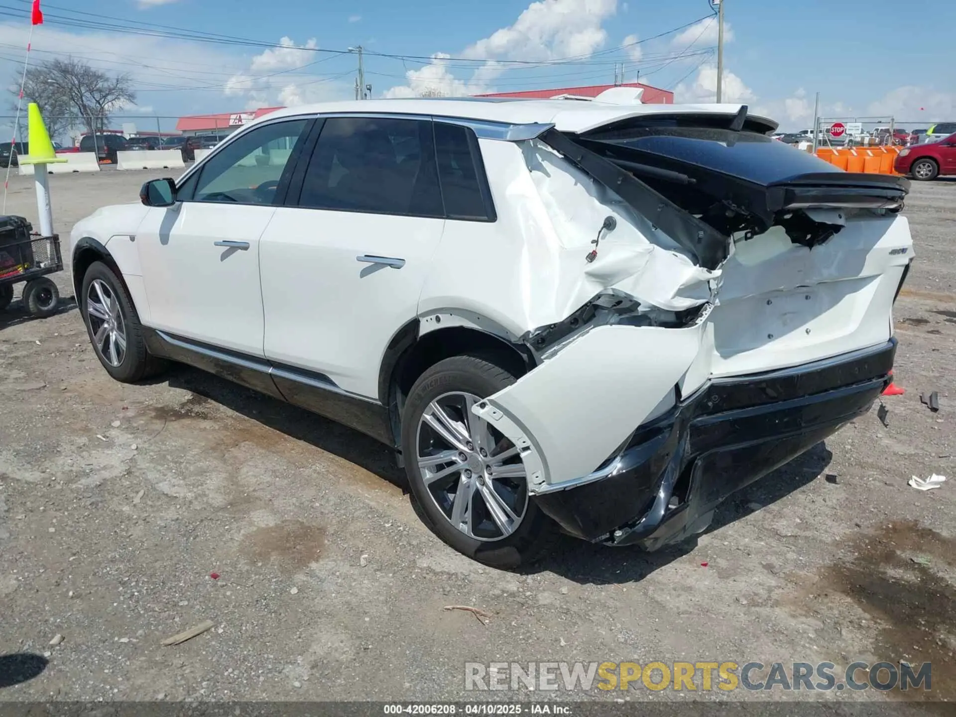 3 fotografías del automóvil dañado 1GYKPMRK9RZ103470 CADILLAC LYRIQ 2024