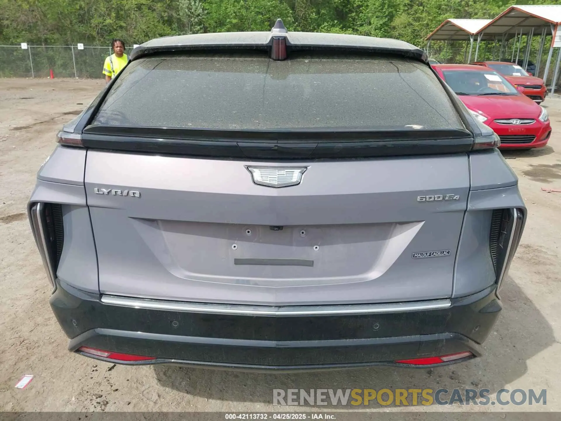 16 fotografías del automóvil dañado 1GYKPMRLXRZ141816 CADILLAC LYRIQ 2024