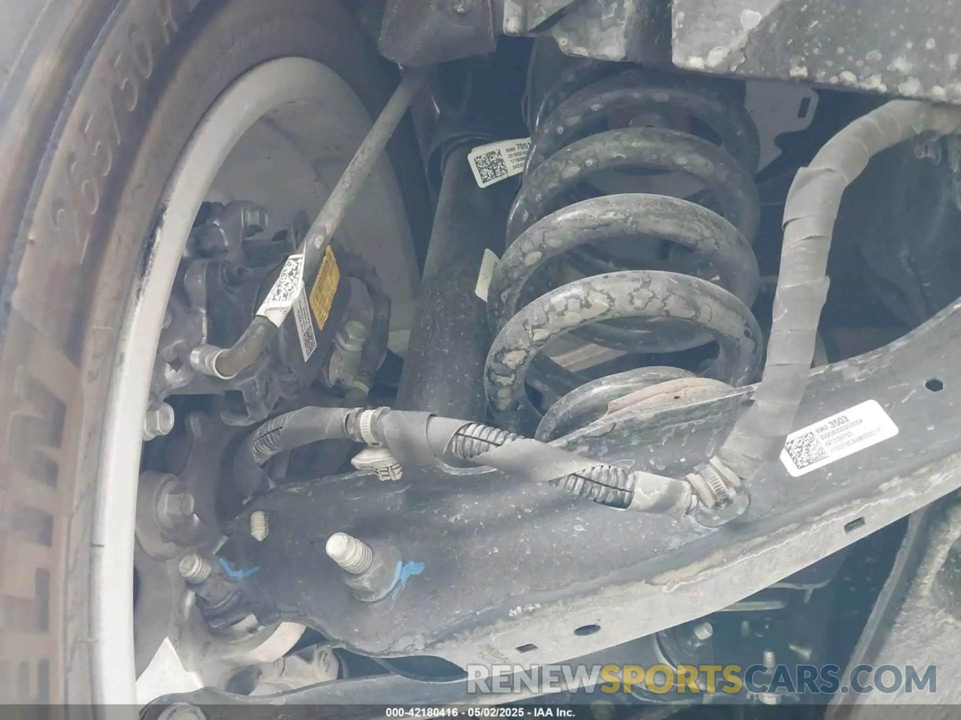 12 fotografías del automóvil dañado 1GYKPPRK1RZ109216 CADILLAC LYRIQ 2024