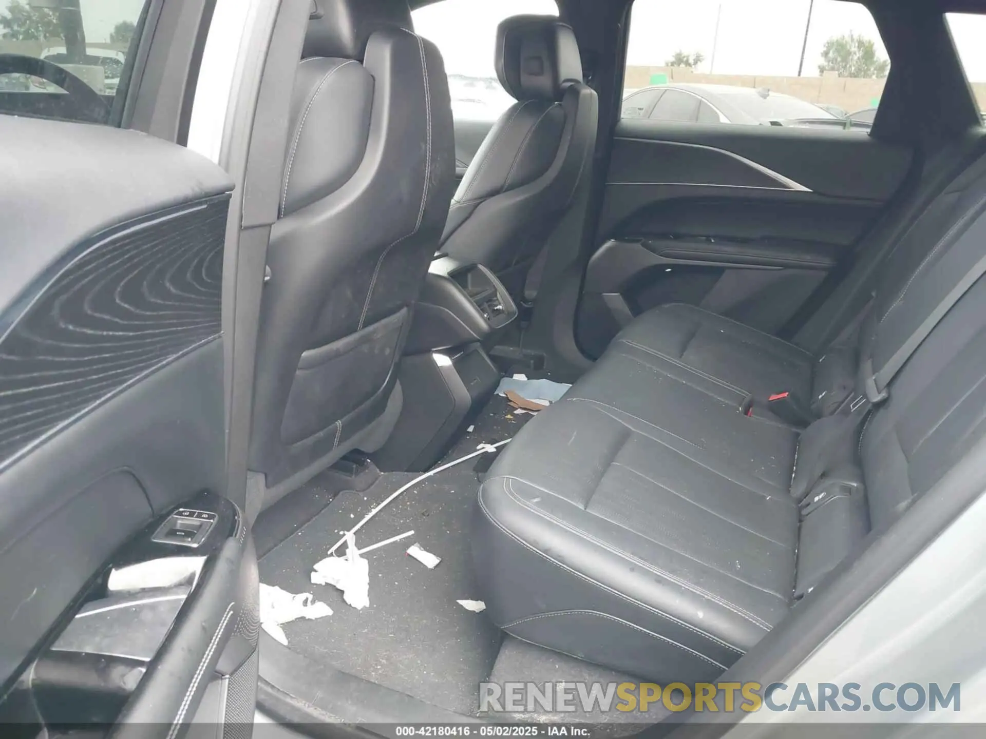 8 fotografías del automóvil dañado 1GYKPPRK1RZ109216 CADILLAC LYRIQ 2024
