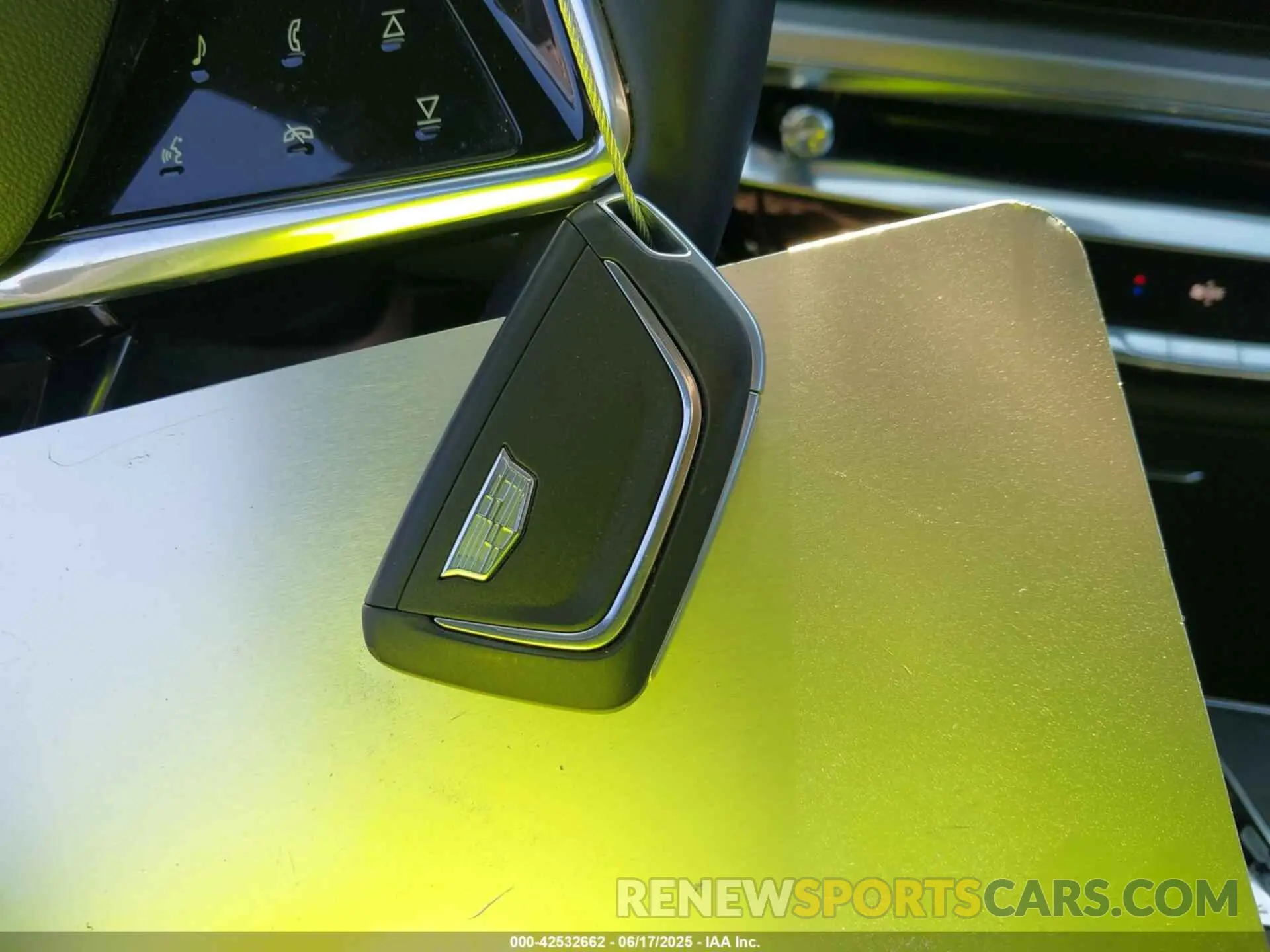 11 fotografías del automóvil dañado 1GYKPPRK8RZ121721 CADILLAC LYRIQ 2024