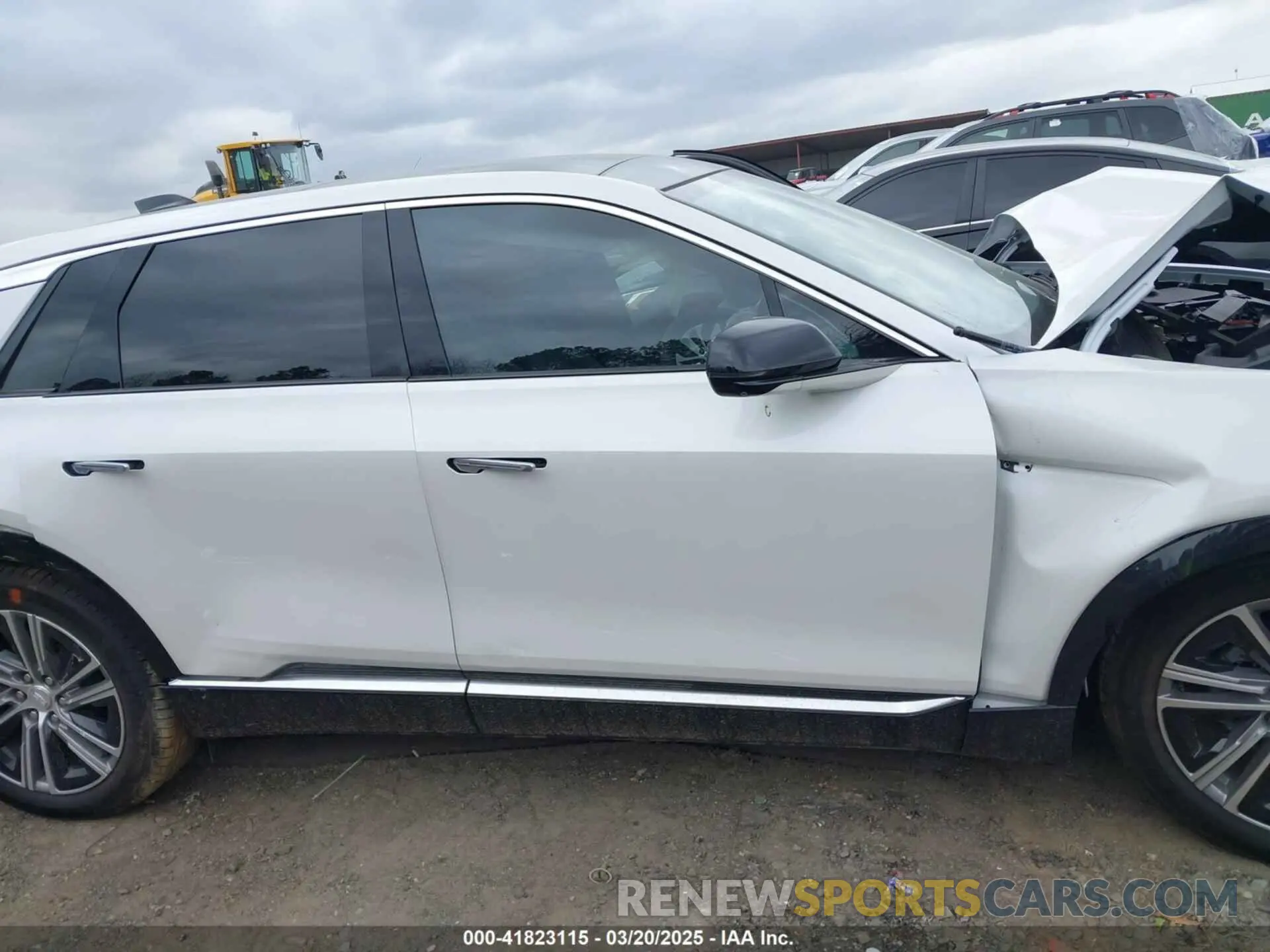 13 fotografías del automóvil dañado 1GYKPRRK7RZ116943 CADILLAC LYRIQ 2024