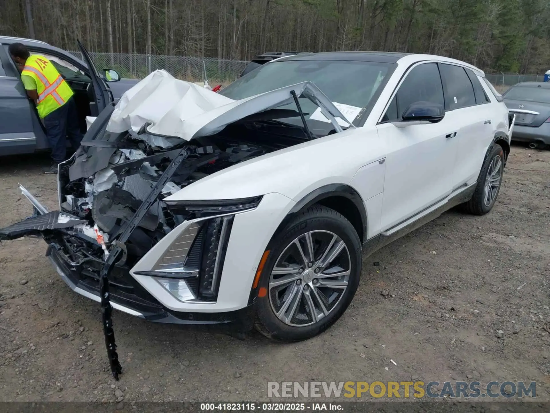 2 fotografías del automóvil dañado 1GYKPRRK7RZ116943 CADILLAC LYRIQ 2024