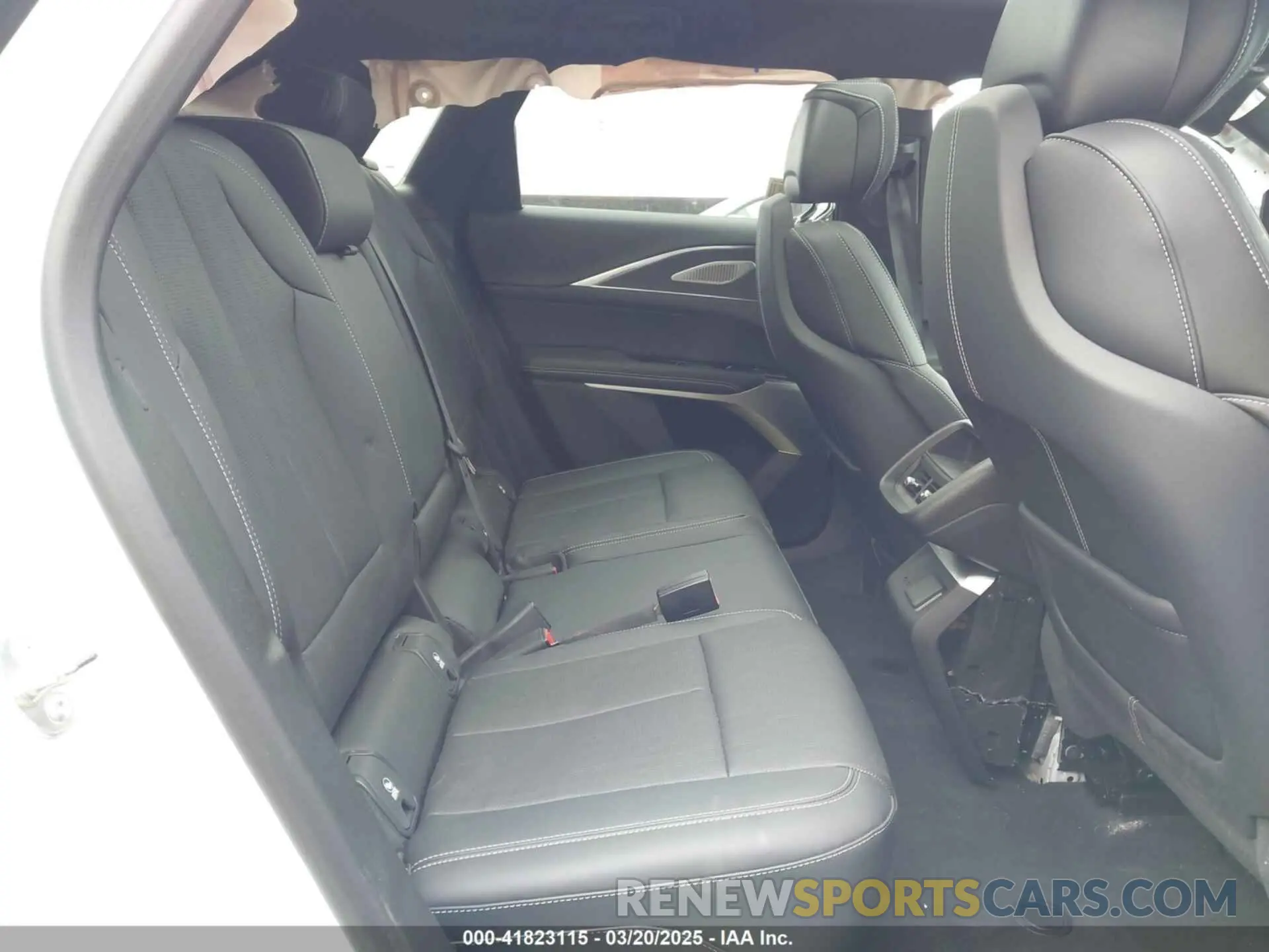 8 fotografías del automóvil dañado 1GYKPRRK7RZ116943 CADILLAC LYRIQ 2024