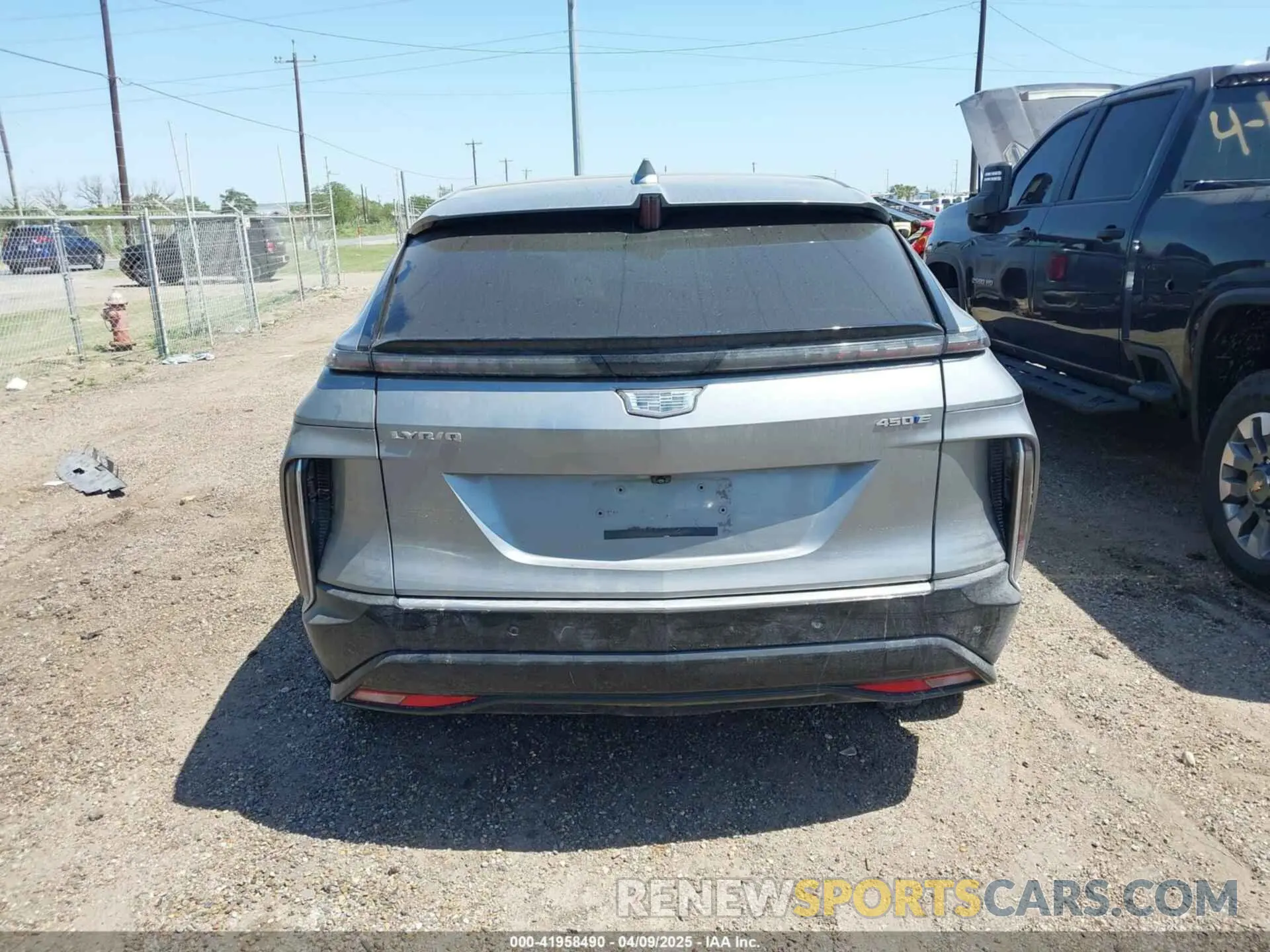 15 fotografías del automóvil dañado 1GYKPRRK7RZ122838 CADILLAC LYRIQ 2024