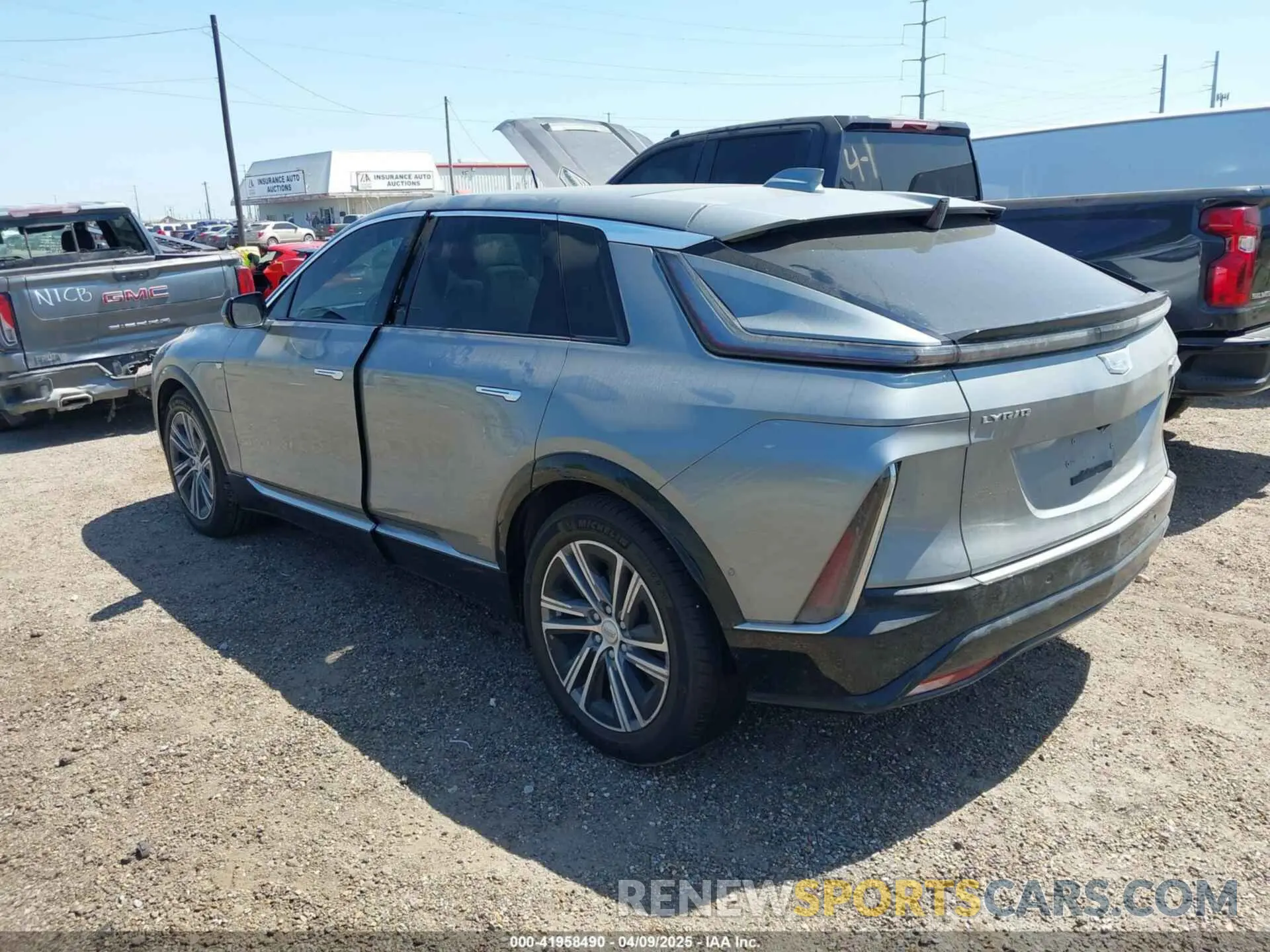 3 fotografías del automóvil dañado 1GYKPRRK7RZ122838 CADILLAC LYRIQ 2024