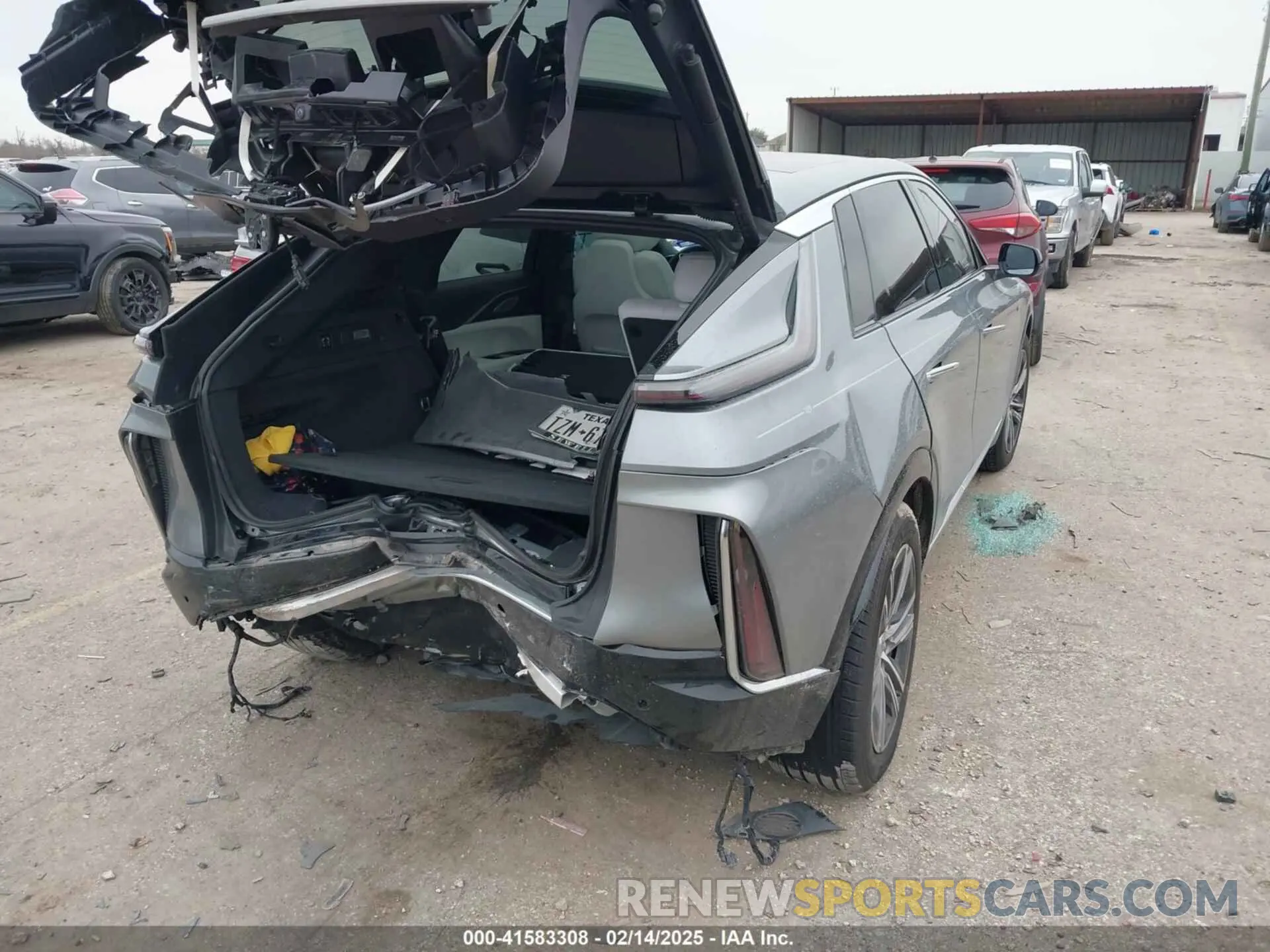 4 fotografías del automóvil dañado 1GYKPRRK9RZ105958 CADILLAC LYRIQ 2024
