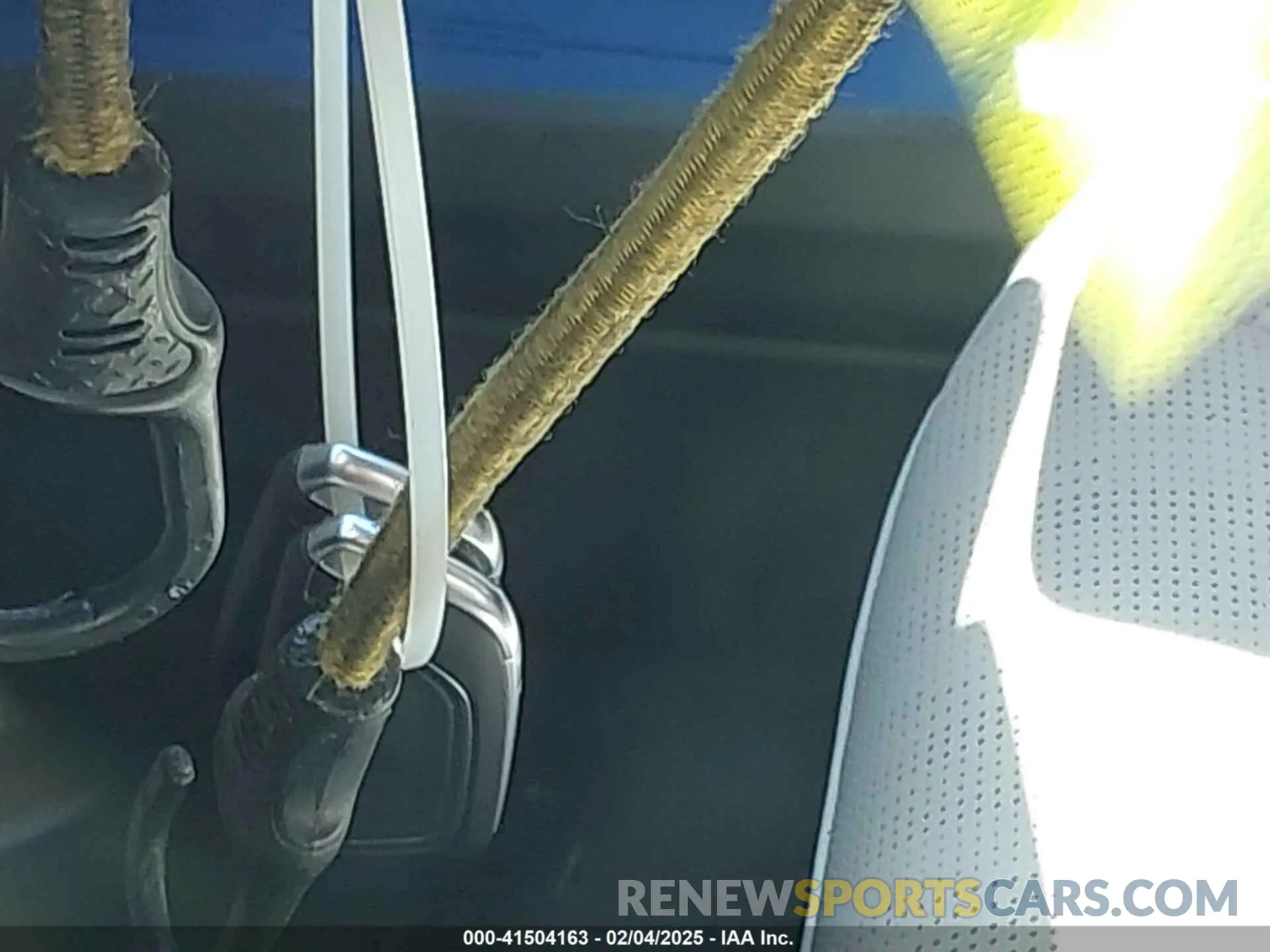 11 fotografías del automóvil dañado 1GYKPRRL1RZ113352 CADILLAC LYRIQ 2024