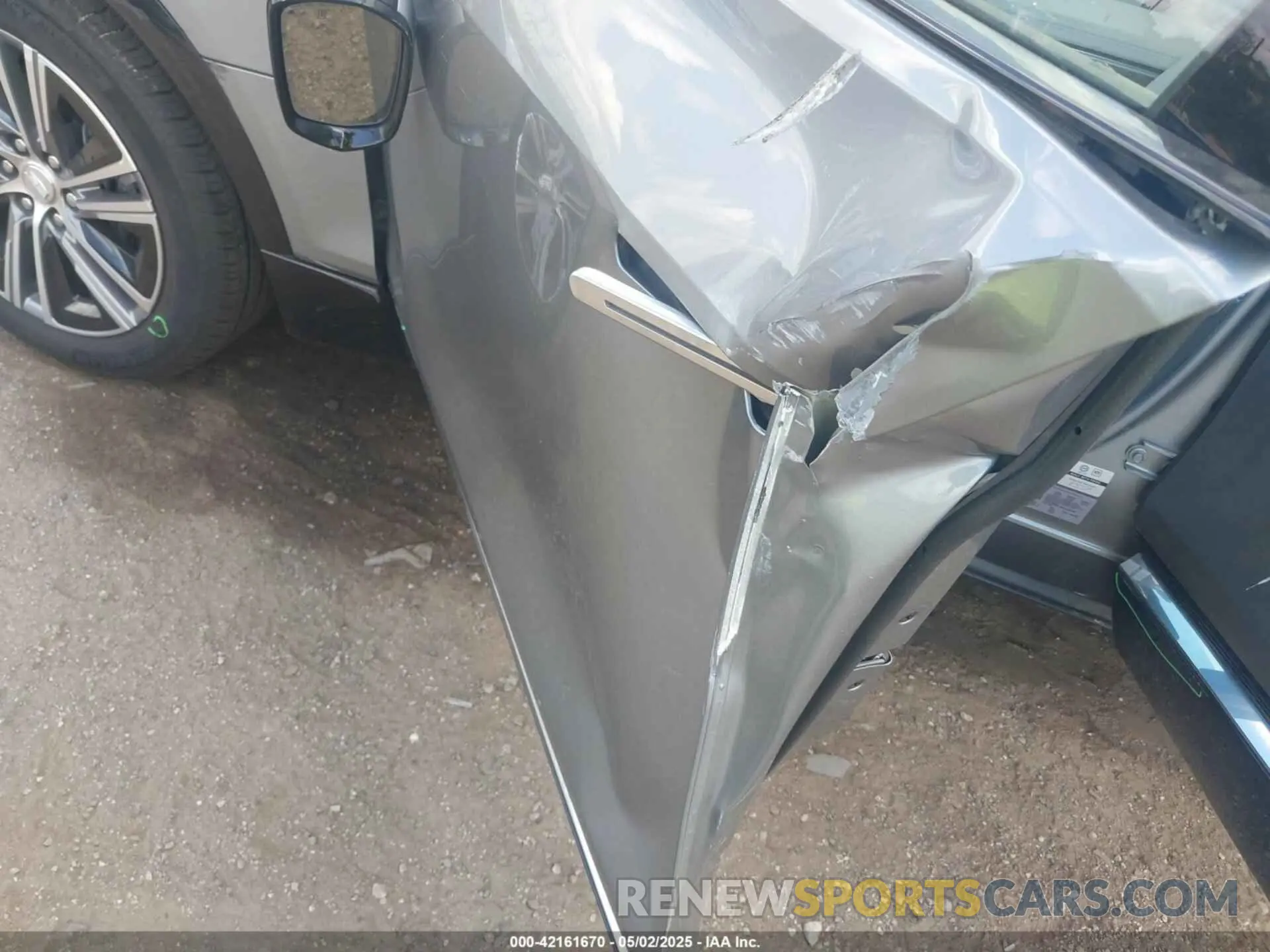 21 fotografías del automóvil dañado 1GYKPRRL8RZ128706 CADILLAC LYRIQ 2024
