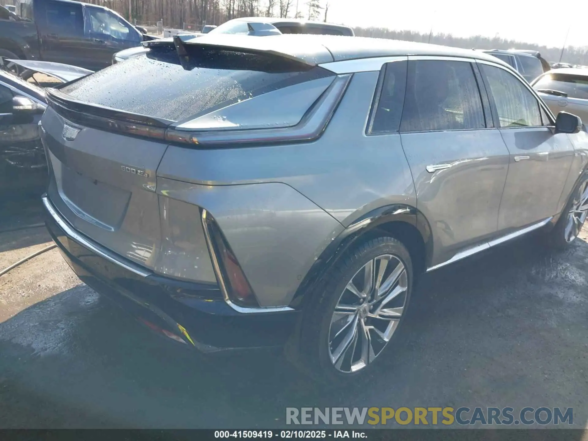 4 fotografías del automóvil dañado 1GYKPSRL3RZ107978 CADILLAC LYRIQ 2024