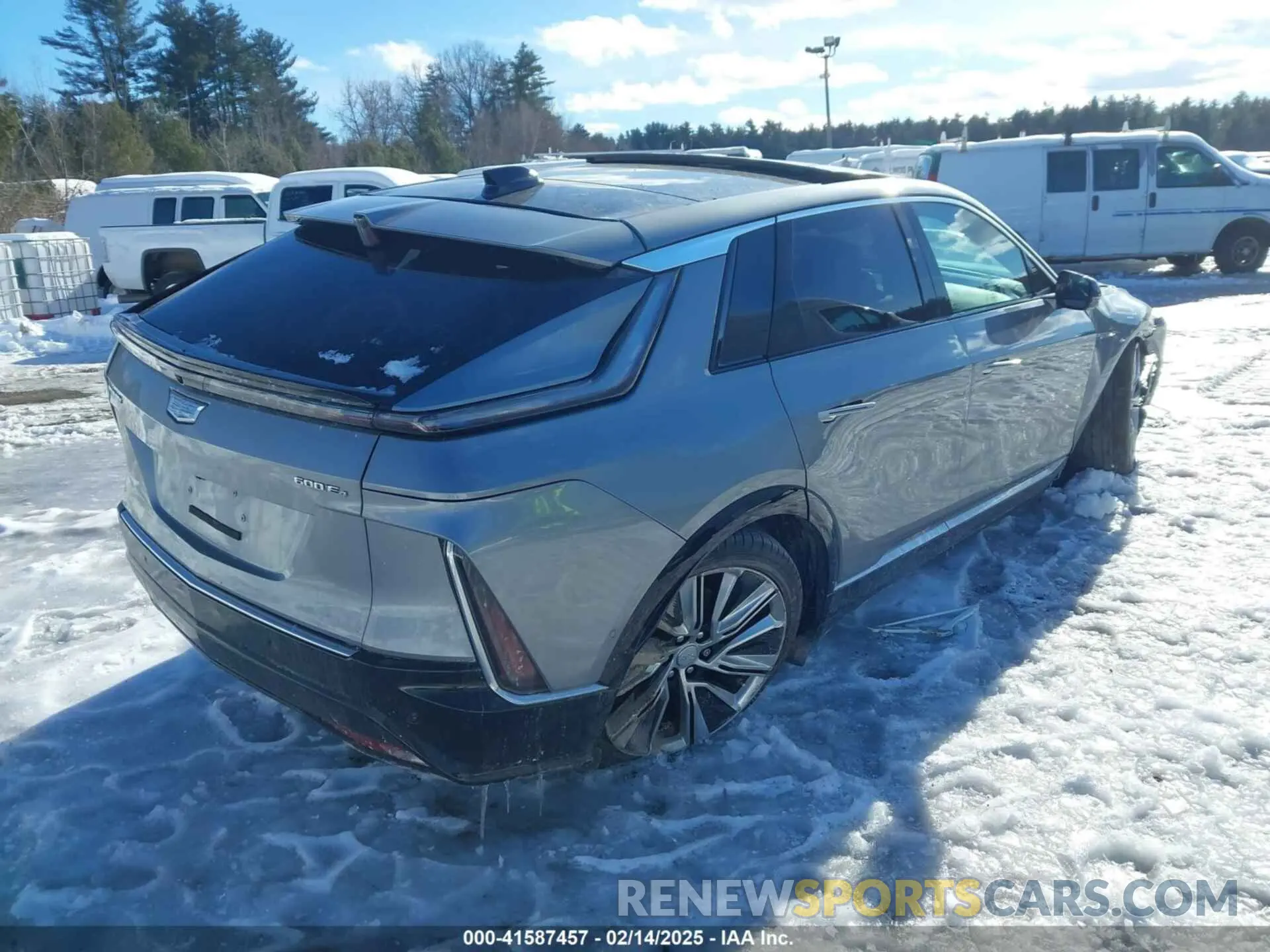 4 fotografías del automóvil dañado 1GYKPSRL3RZ122559 CADILLAC LYRIQ 2024