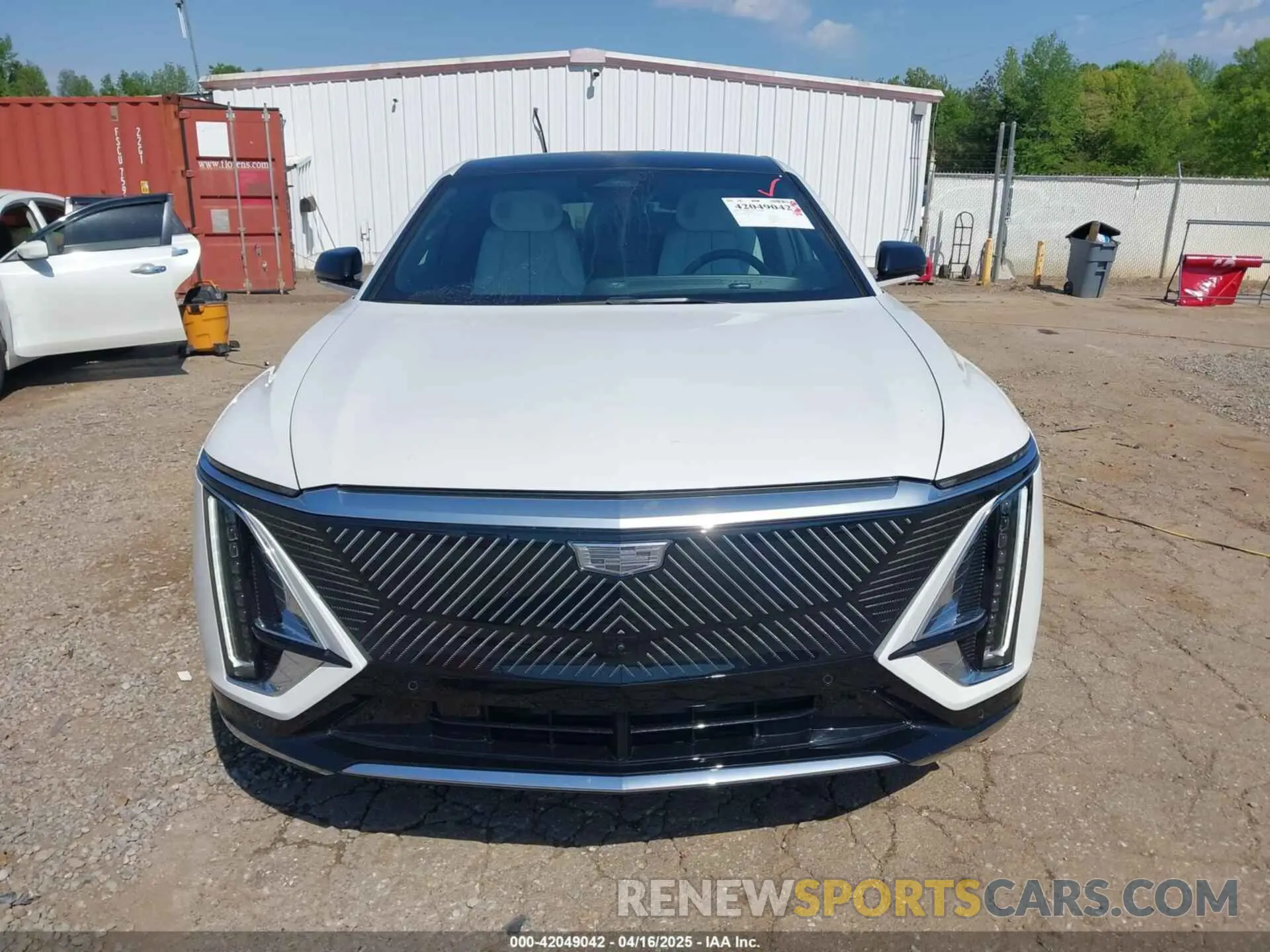 12 fotografías del automóvil dañado 1GYKPSRL9RZ141942 CADILLAC LYRIQ 2024