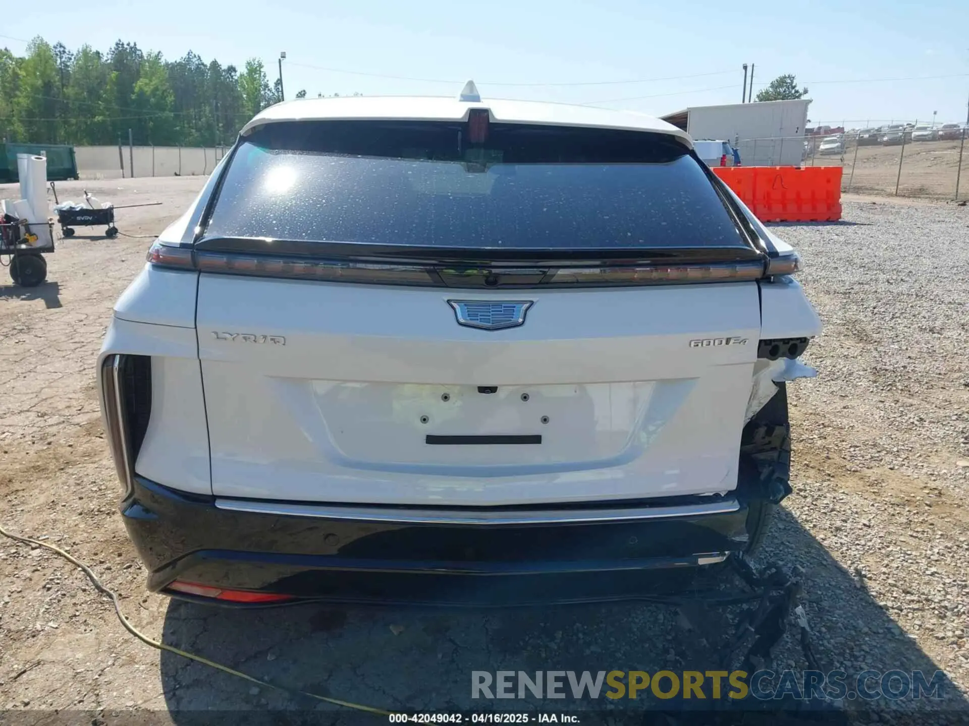 16 fotografías del automóvil dañado 1GYKPSRL9RZ141942 CADILLAC LYRIQ 2024