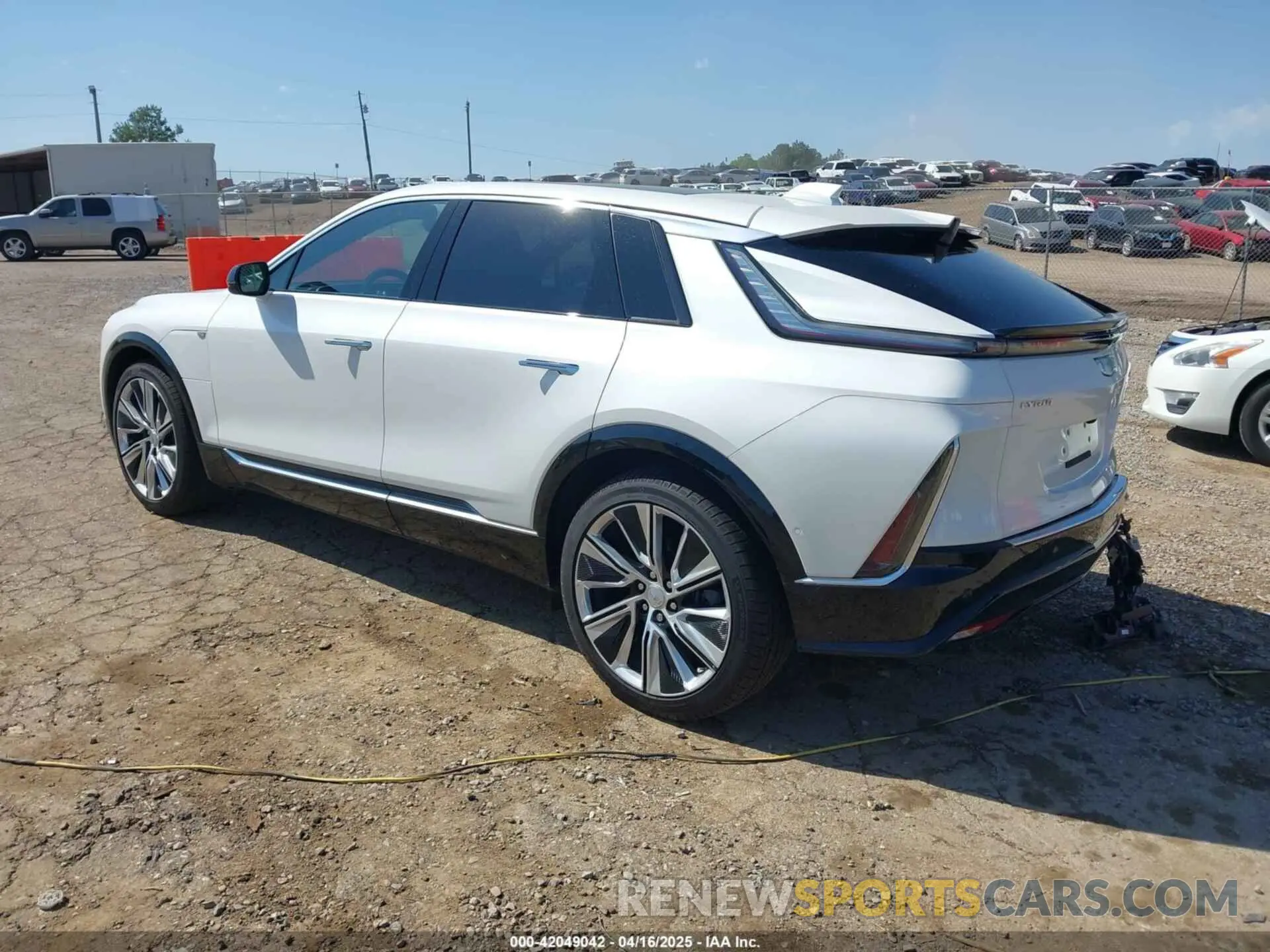 3 fotografías del automóvil dañado 1GYKPSRL9RZ141942 CADILLAC LYRIQ 2024