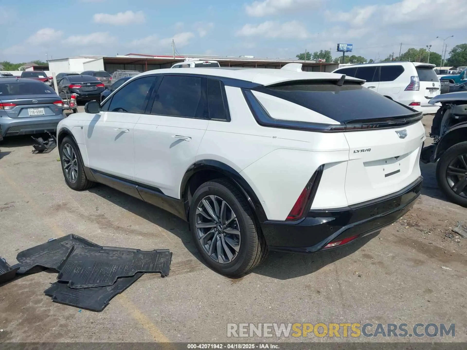 3 fotografías del automóvil dañado 1GYKPTRL5RZ142981 CADILLAC LYRIQ 2024