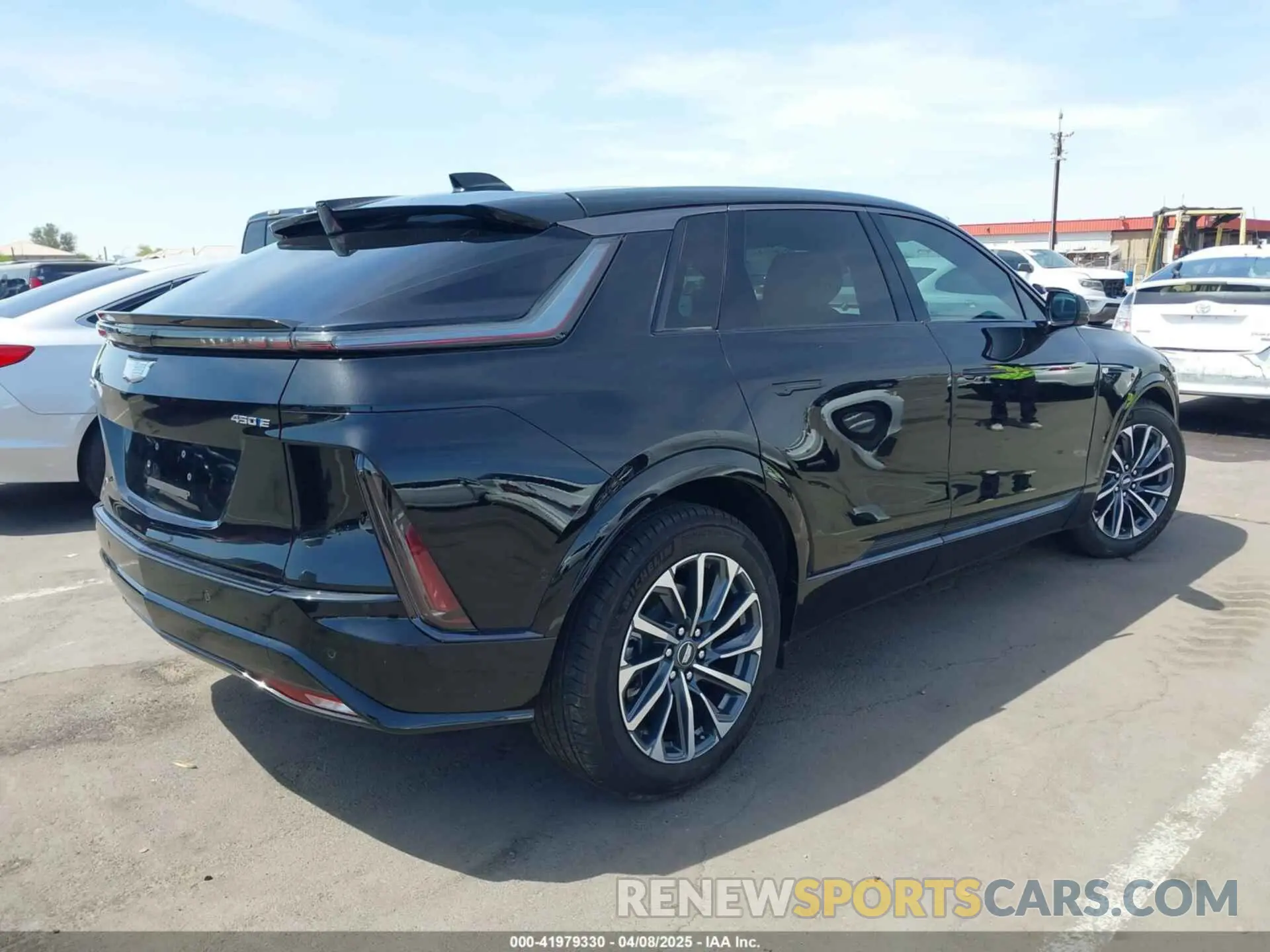 4 fotografías del automóvil dañado 1GYKPVRK6RZ131099 CADILLAC LYRIQ 2024