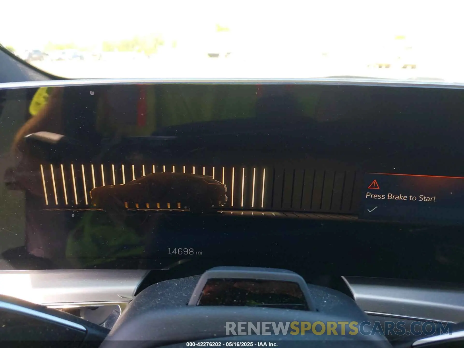 15 fotografías del automóvil dañado 1GYKPVRLXRZ111768 CADILLAC LYRIQ 2024