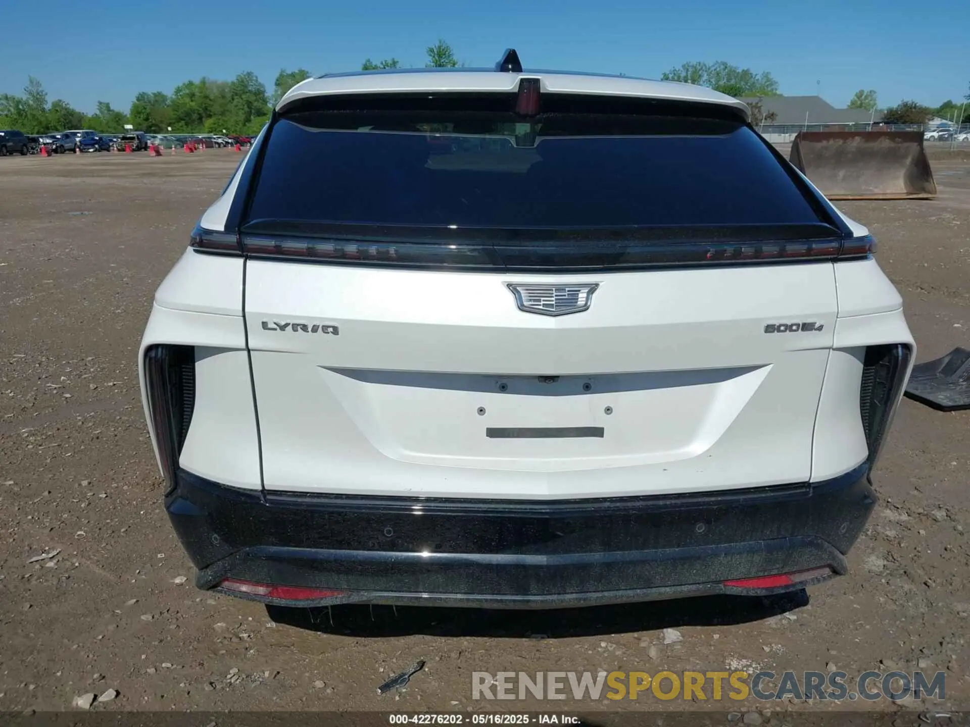 16 fotografías del automóvil dañado 1GYKPVRLXRZ111768 CADILLAC LYRIQ 2024