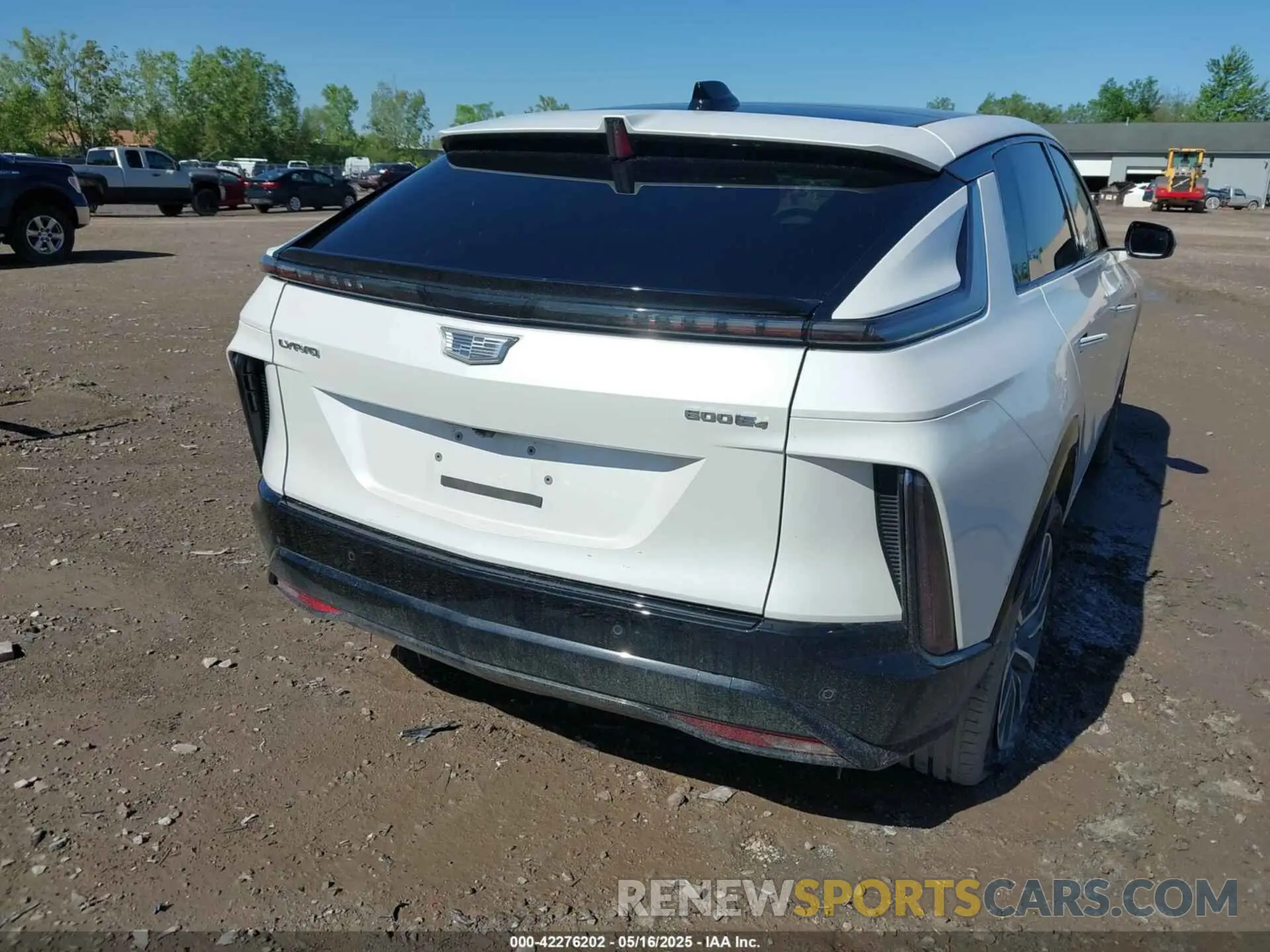 4 fotografías del automóvil dañado 1GYKPVRLXRZ111768 CADILLAC LYRIQ 2024