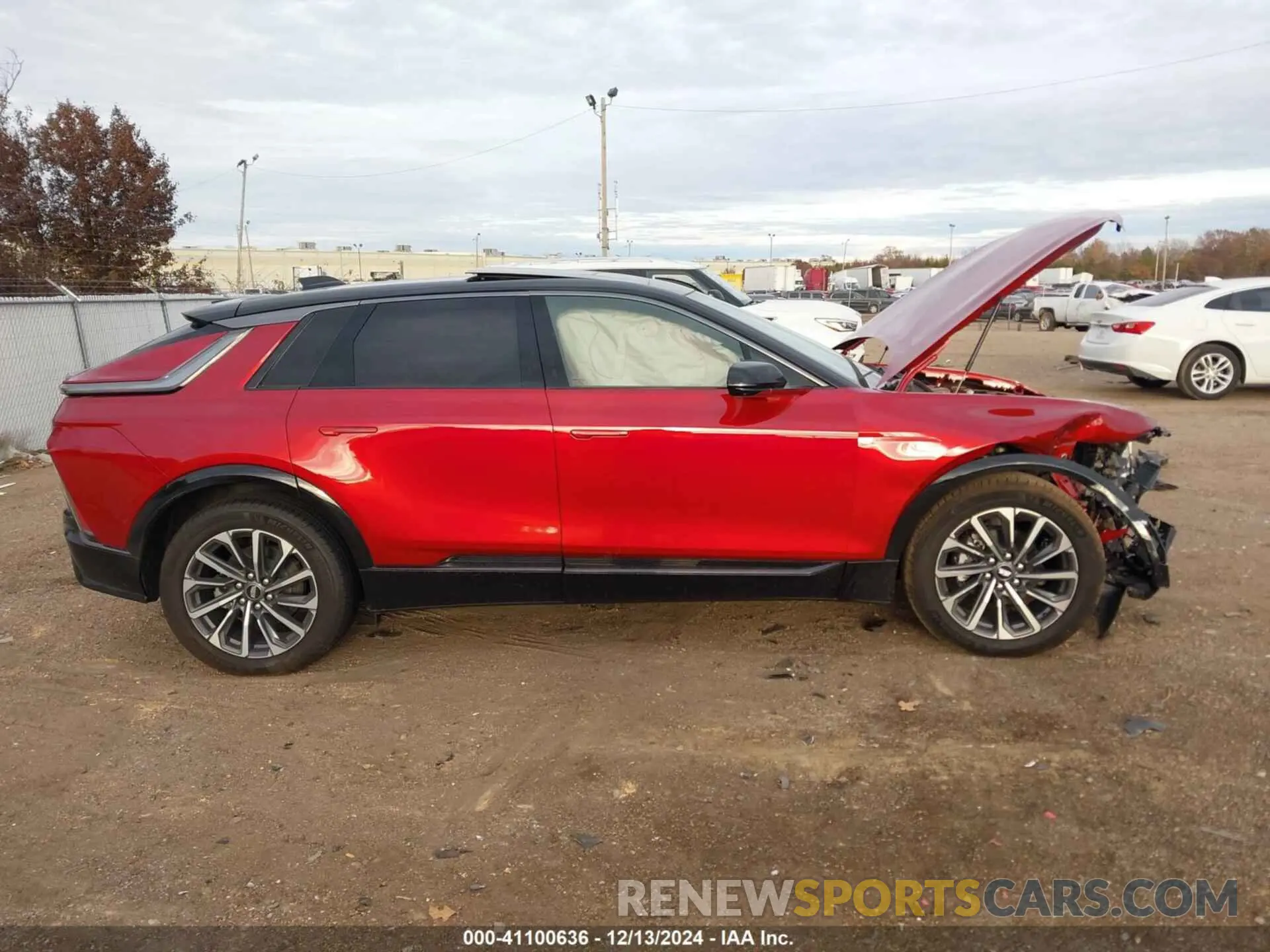 13 fotografías del automóvil dañado 1GYKPWRL2RZ136525 CADILLAC LYRIQ 2024
