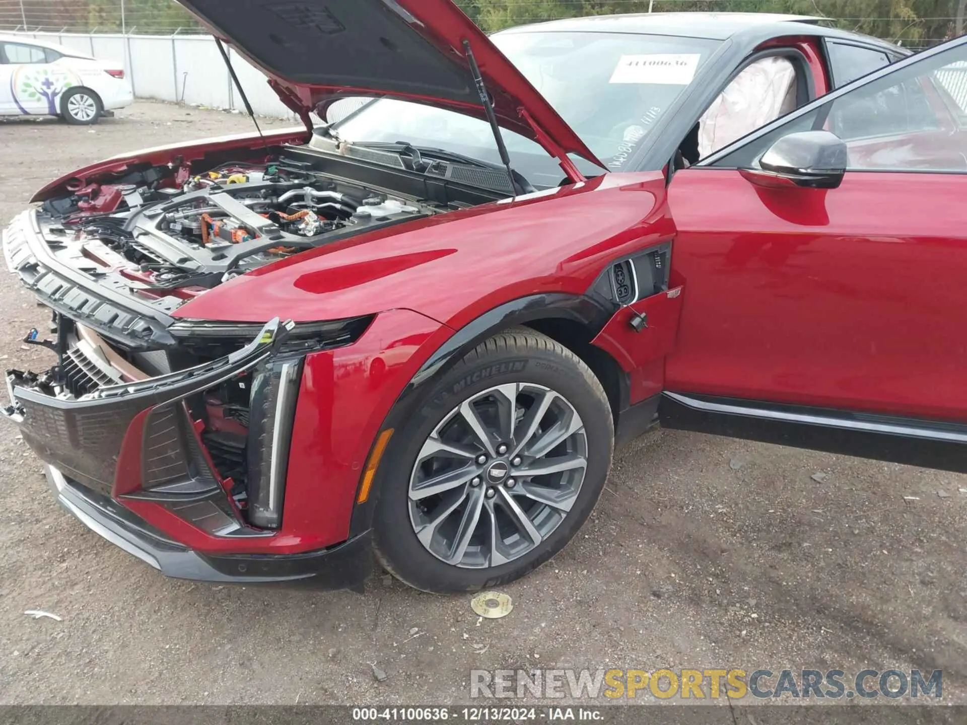 2 fotografías del automóvil dañado 1GYKPWRL2RZ136525 CADILLAC LYRIQ 2024