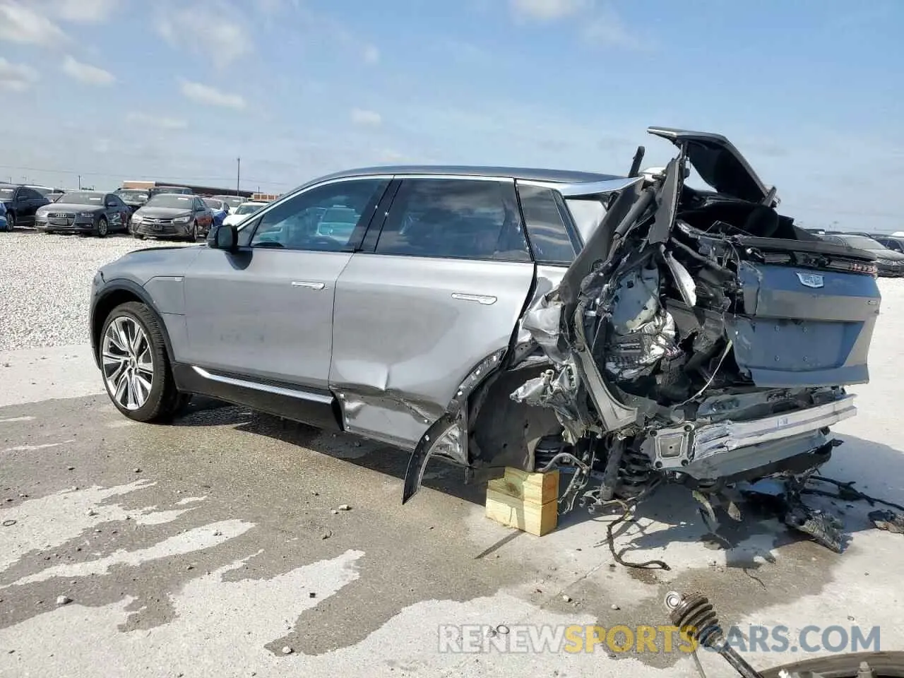 2 fotografías del automóvil dañado 1GYKPMRK3PZ001935 CADILLAC LYRIQ LUXU 2023