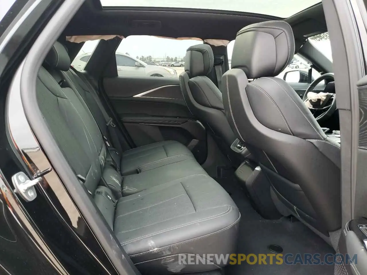 11 fotografías del automóvil dañado 1GYKPPRK1RZ137520 CADILLAC LYRIQ LUXU 2024