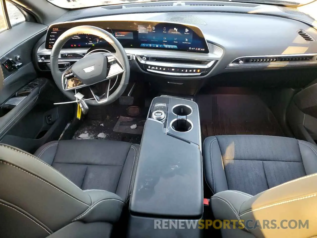 8 fotografías del automóvil dañado 1GYKPPRL9RZ125771 CADILLAC LYRIQ LUXU 2024