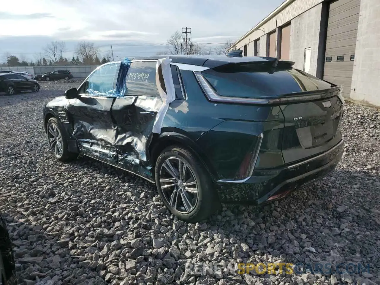 2 fotografías del automóvil dañado 1GYKPRRK0RZ104312 CADILLAC LYRIQ LUXU 2024