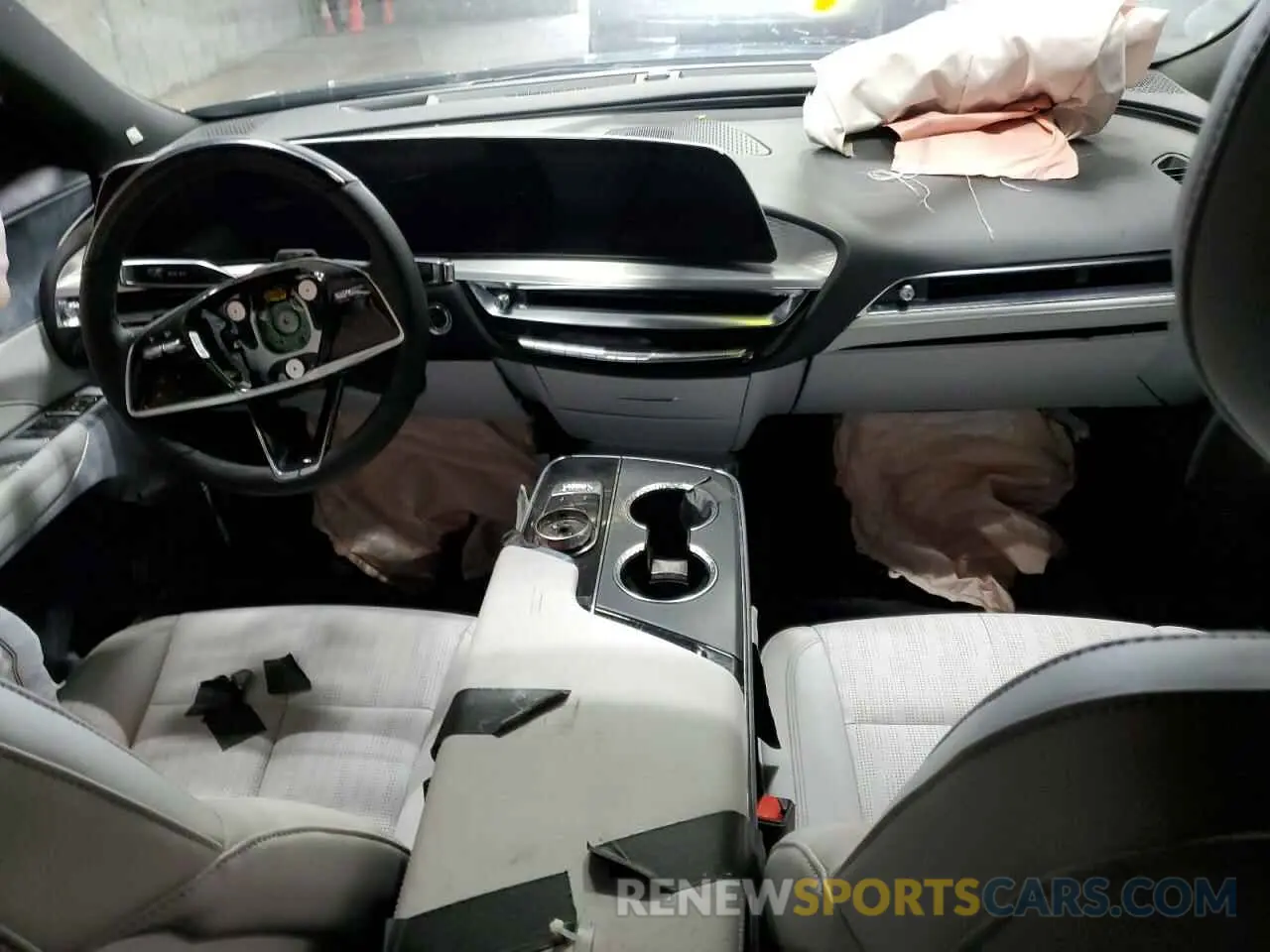 8 fotografías del automóvil dañado 1GYKPRRK0RZ104312 CADILLAC LYRIQ LUXU 2024