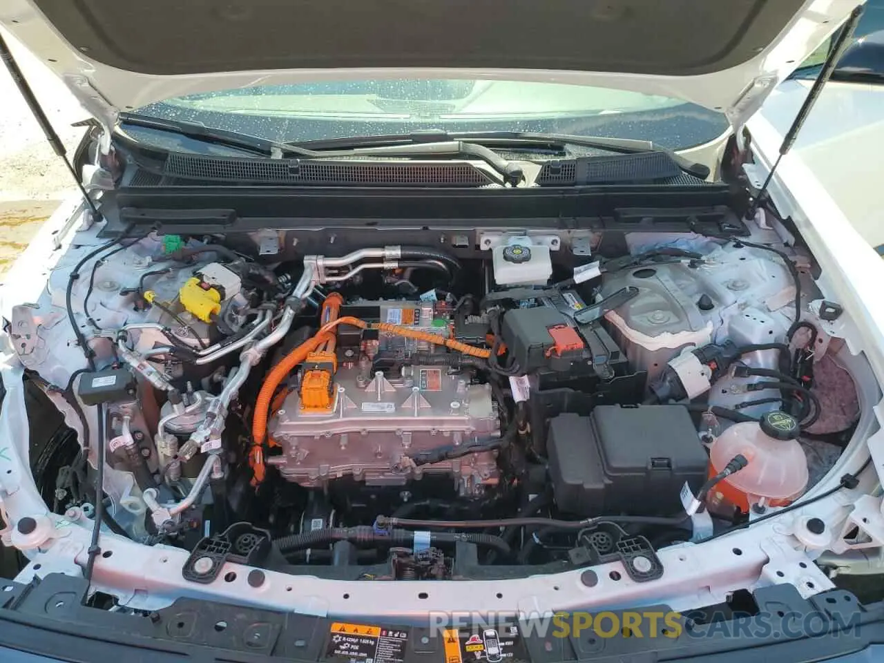 12 fotografías del automóvil dañado 1GYKPYRL1SZ301255 CADILLAC LYRIQ SPOR 2025