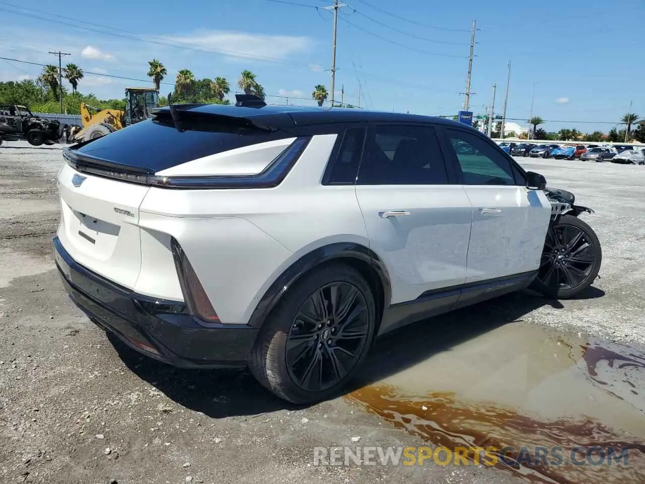 3 fotografías del automóvil dañado 1GYKPYRL1SZ301255 CADILLAC LYRIQ SPOR 2025