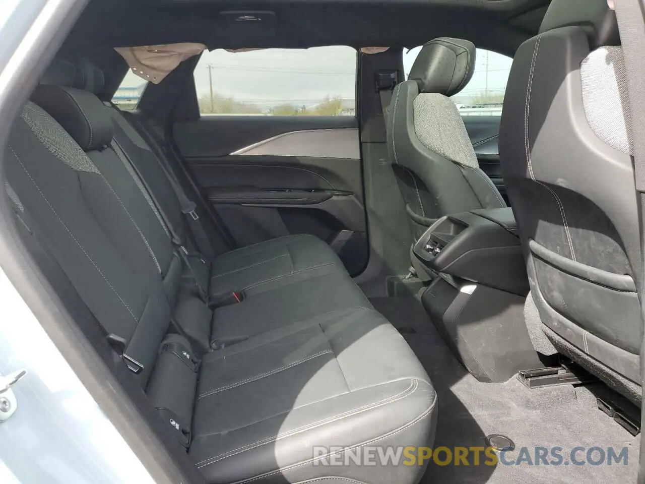 11 fotografías del automóvil dañado 1GYKPMRK3RZ129210 CADILLAC LYRIQ TECH 2024
