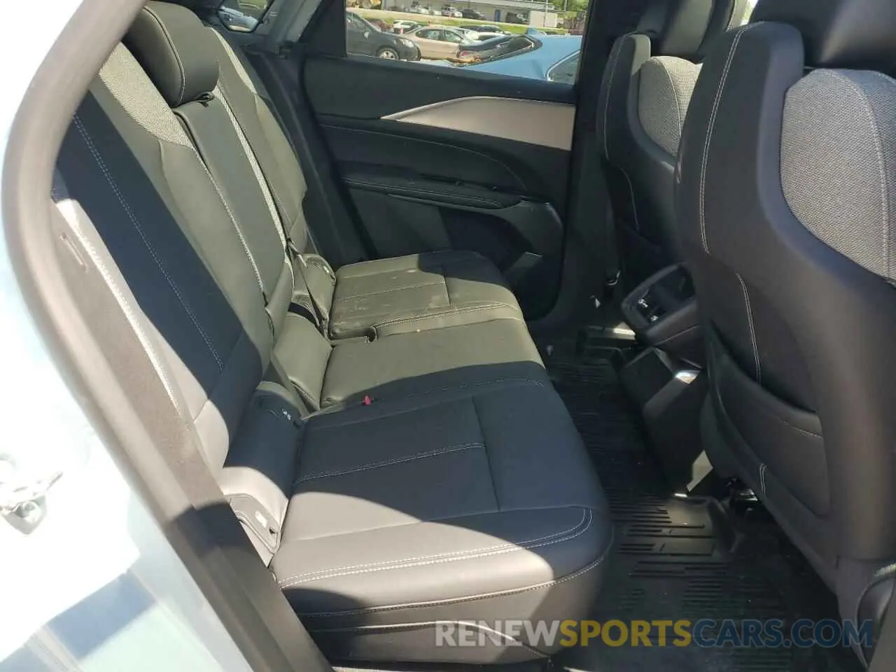 11 fotografías del automóvil dañado 1GYKPMRLXRZ138186 CADILLAC LYRIQ TECH 2024