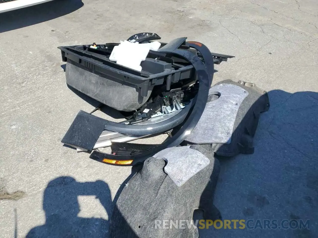 13 fotografías del automóvil dañado 1GYKPMRLXRZ138186 CADILLAC LYRIQ TECH 2024