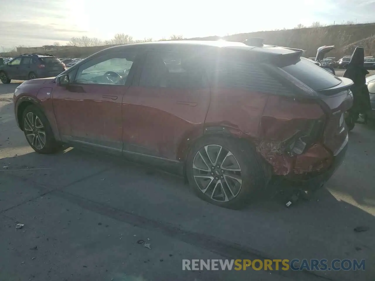 2 fotografías del automóvil dañado 3GYK3GMR7SS146659 CADILLAC OPTIQ SPOR 2025