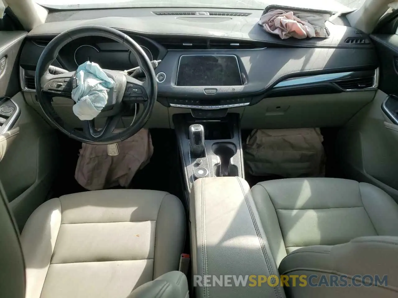8 fotografías del automóvil dañado 1GYAZAR44KF143890 CADILLAC XT4 2019