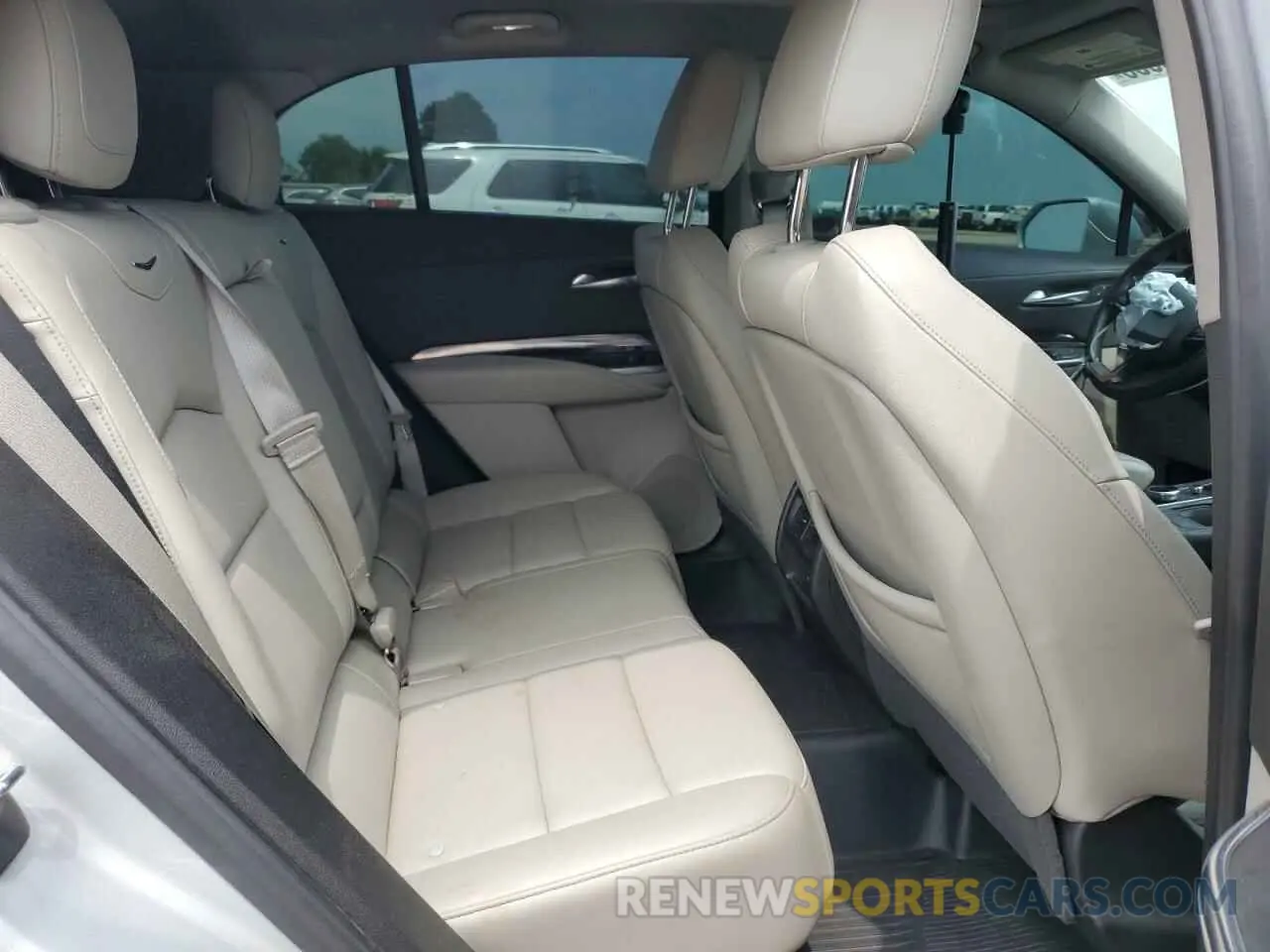11 fotografías del automóvil dañado 1GYAZAR48KF204979 CADILLAC XT4 2019