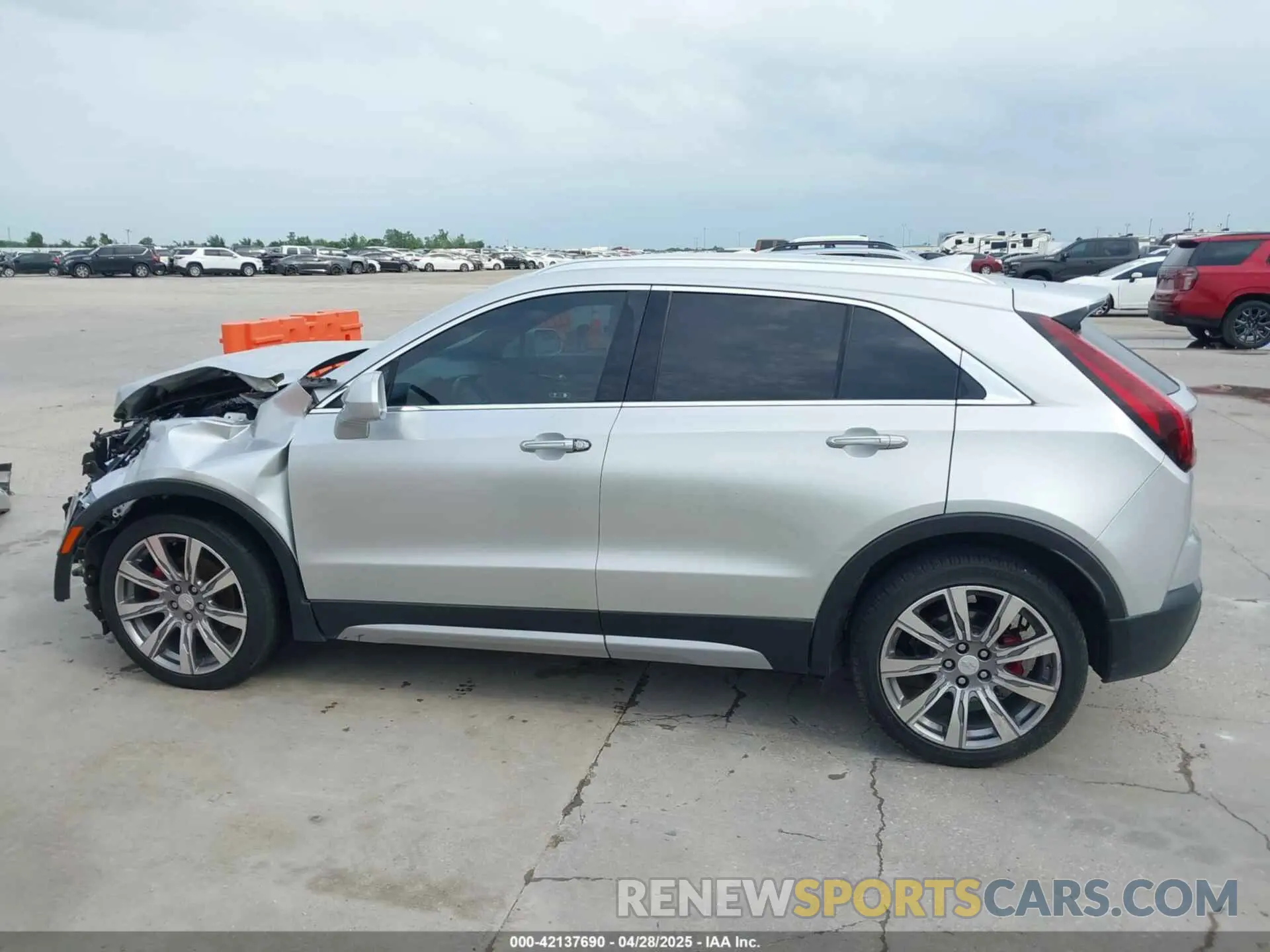 15 fotografías del automóvil dañado 1GYFZCR42KF189610 CADILLAC XT4 2019