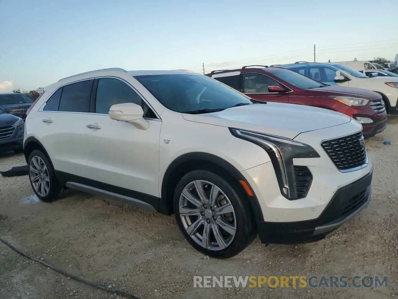 4 fotografías del automóvil dañado 1GYFZCR48KF206877 CADILLAC XT4 2019