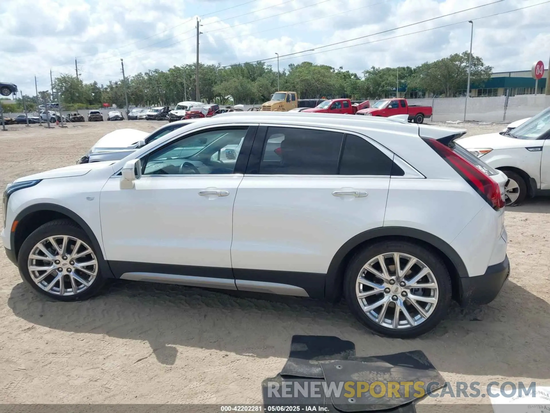 14 fotografías del automóvil dañado 1GYFZDR48KF131619 CADILLAC XT4 2019